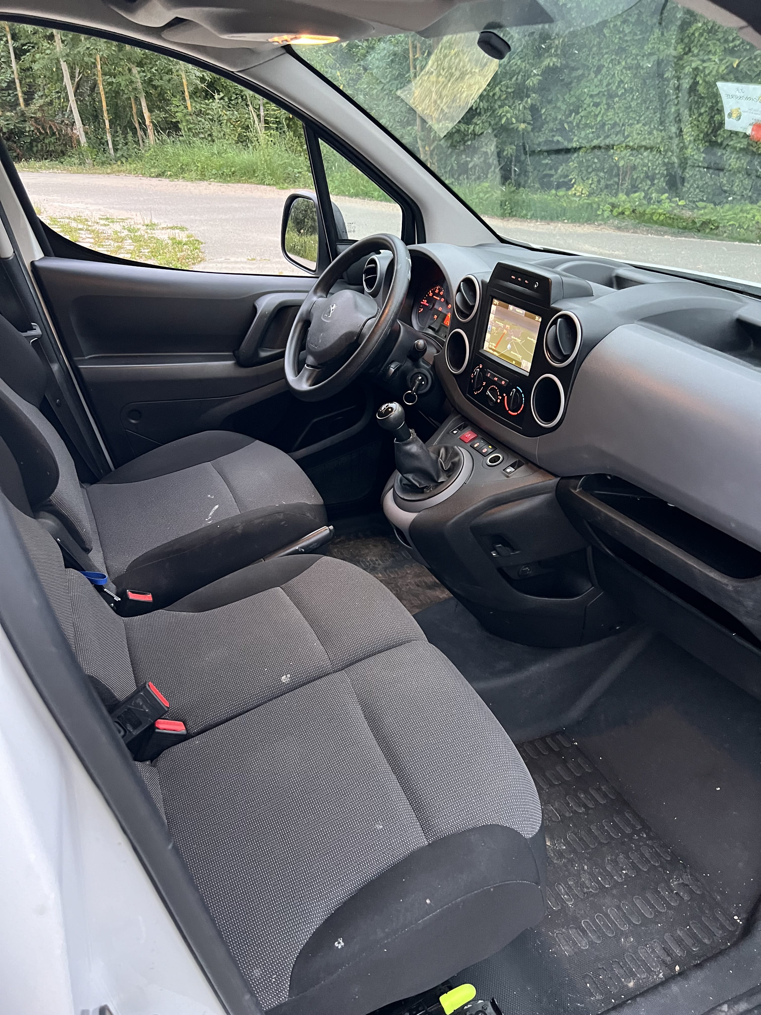 Peugeot Partner Fourgon avec Entrée audio / iPod