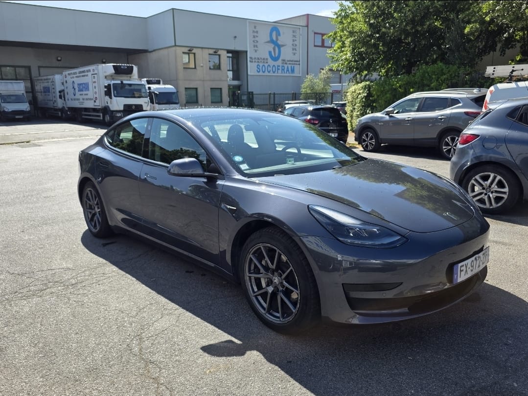 Tesla Model 3 Standard Range Plus avec GPS