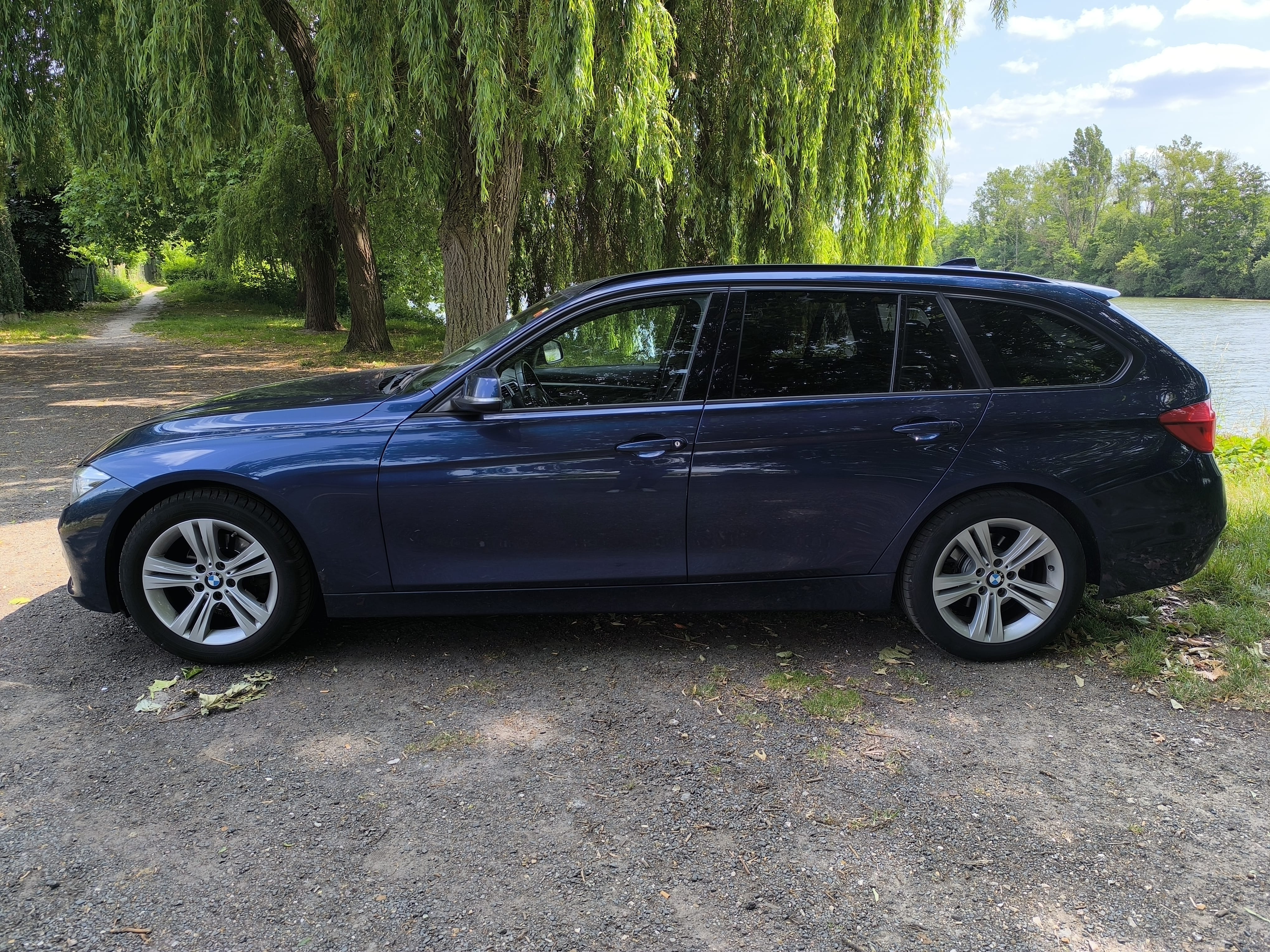BMW Série 3 318d Touring avec Climatisation