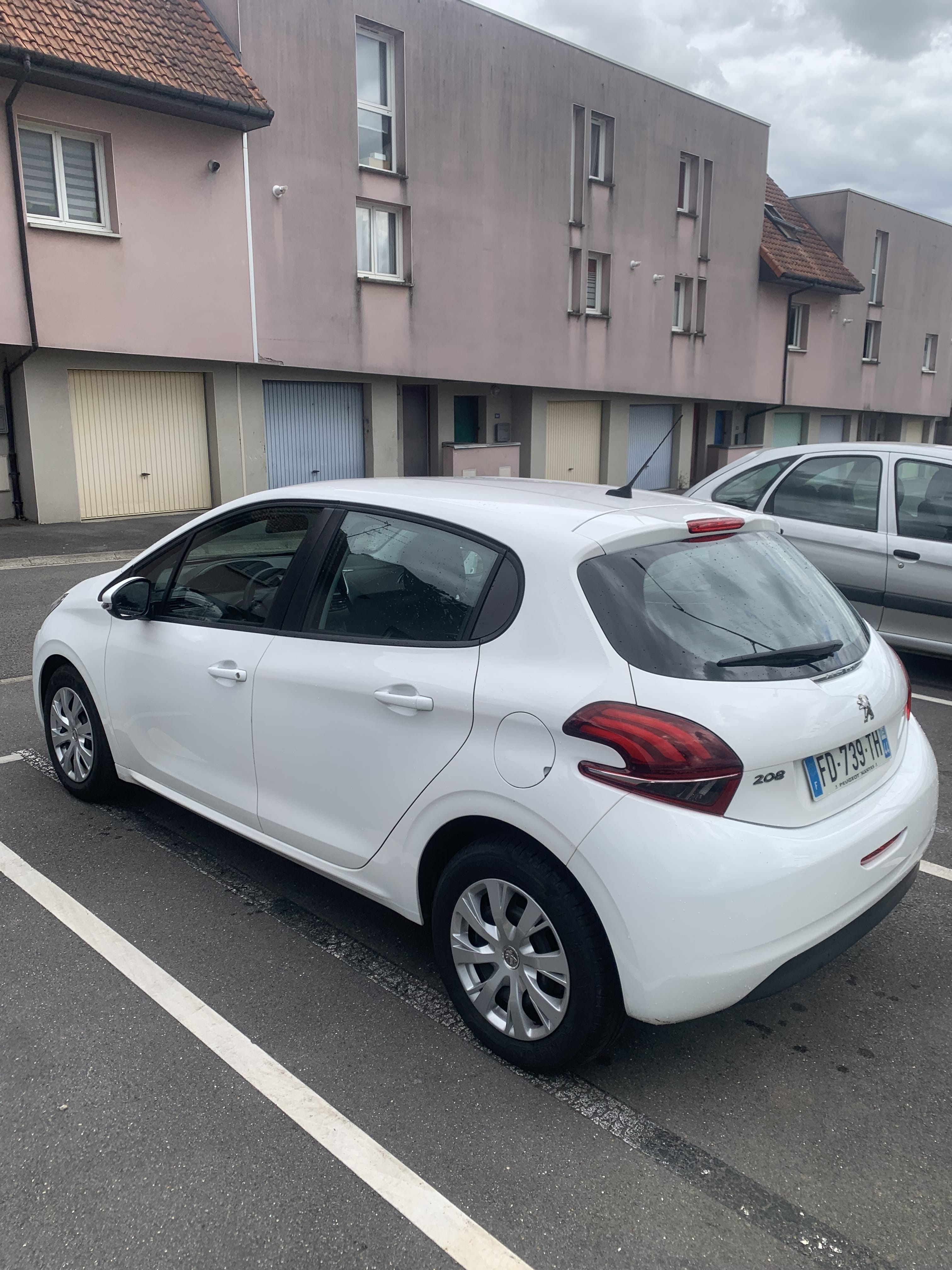 Peugeot 208 Société avec GPS