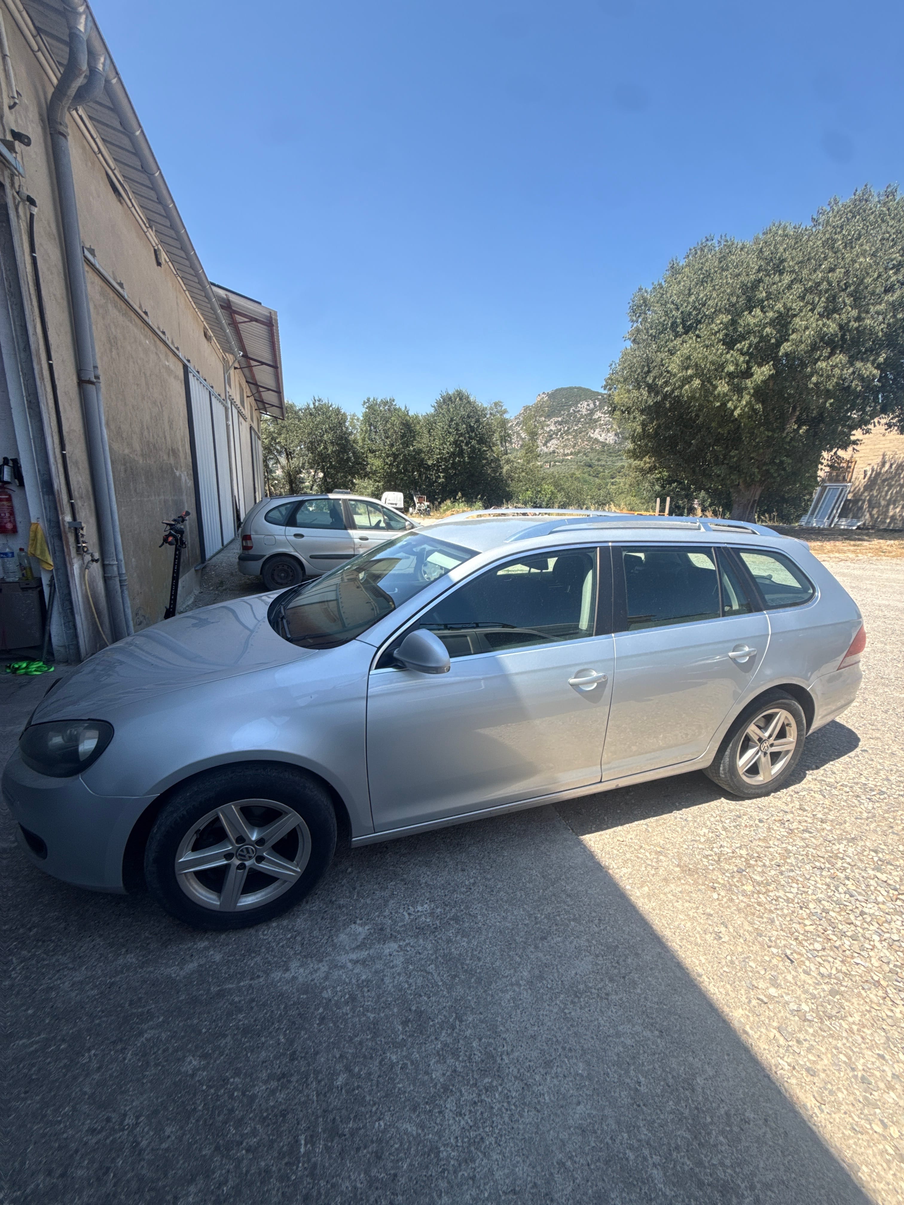 Volkswagen Golf SW avec Climatisation