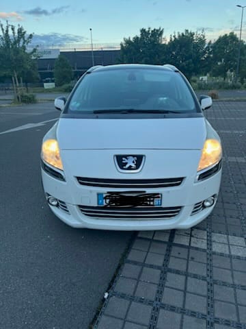 Peugeot 5008, 2013, Essence 95
