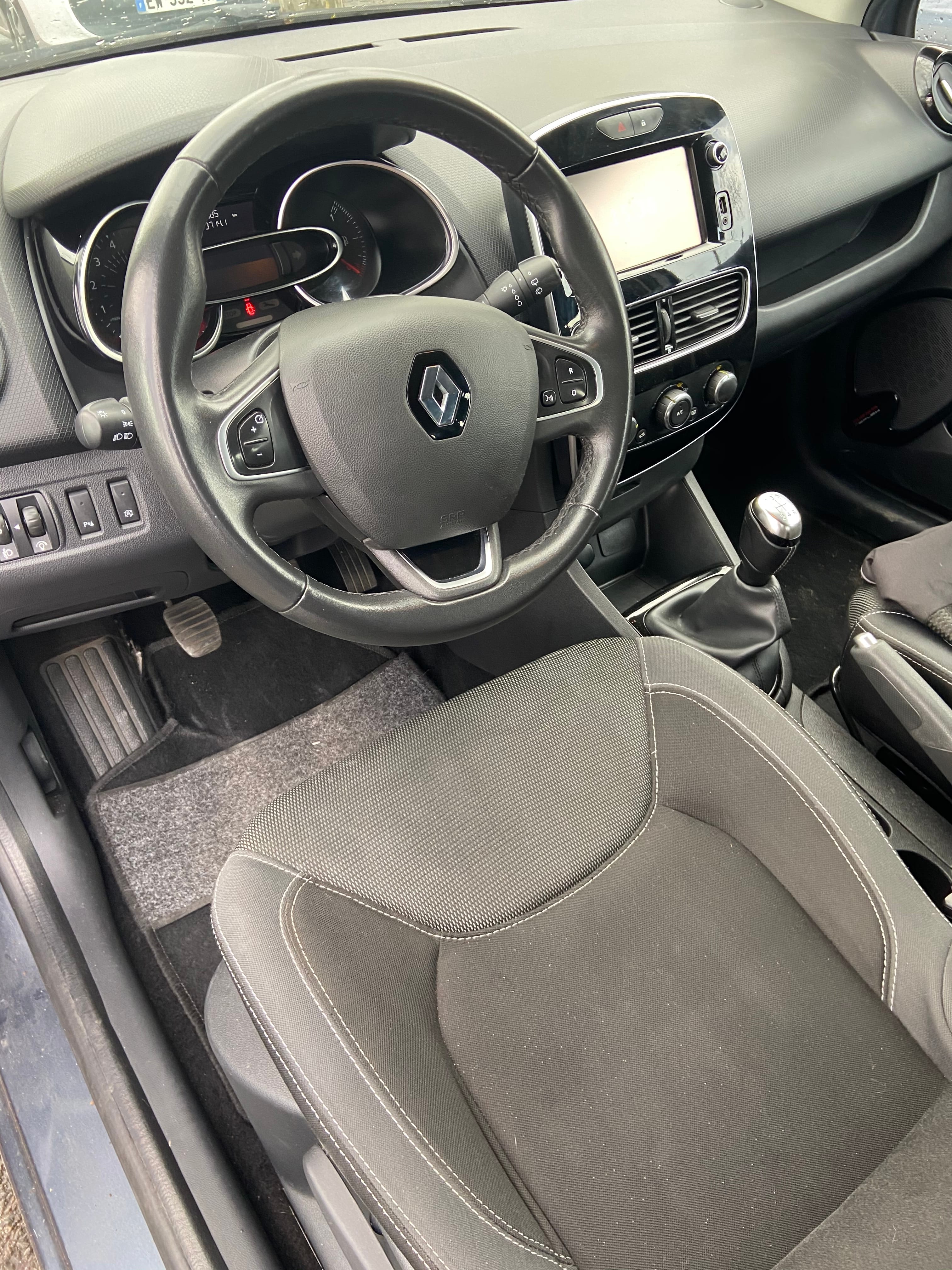 Renault Clio avec Entrée audio / iPod