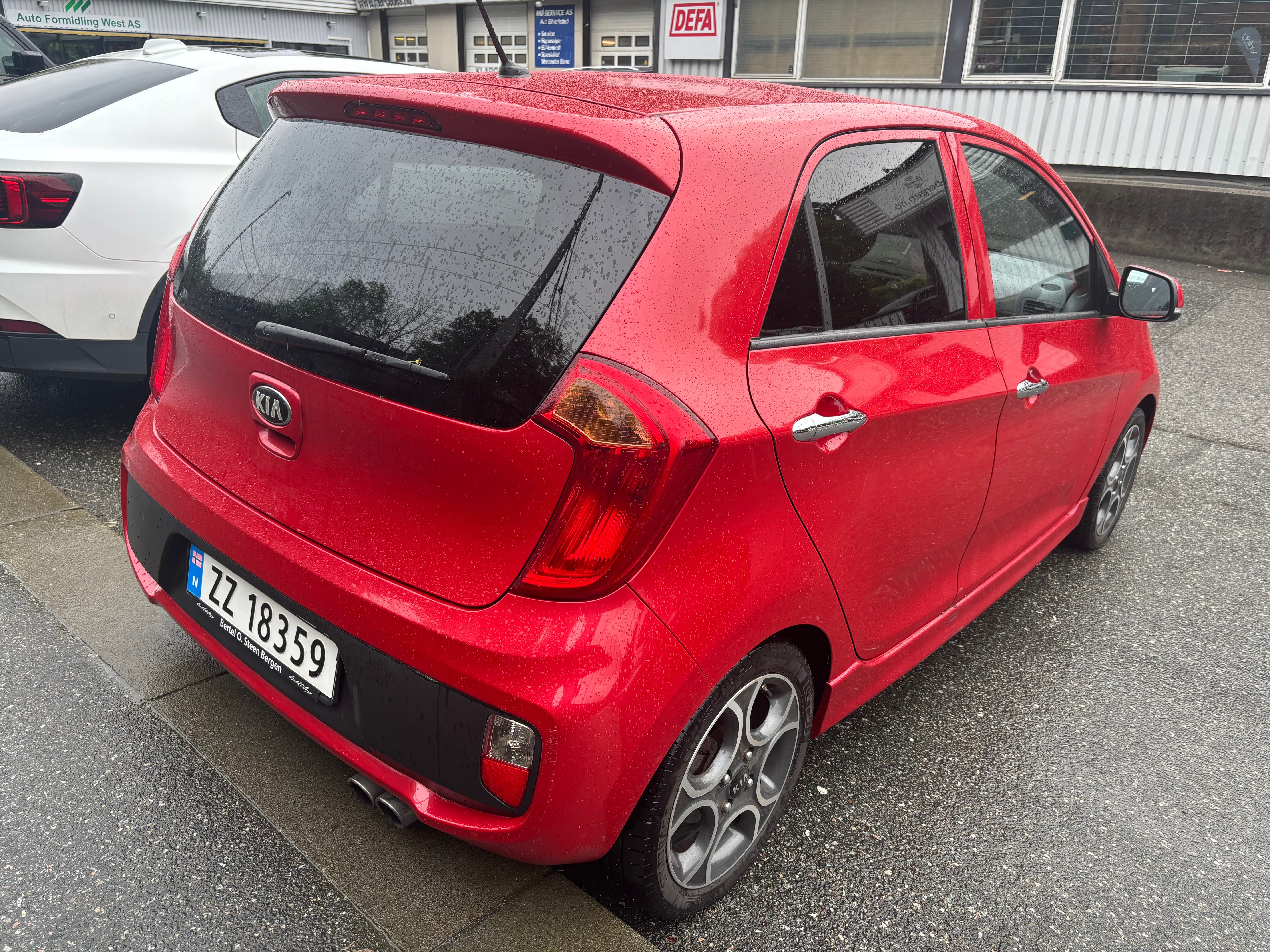 Kia Picanto 5 seter, rød with Audio / iPod input