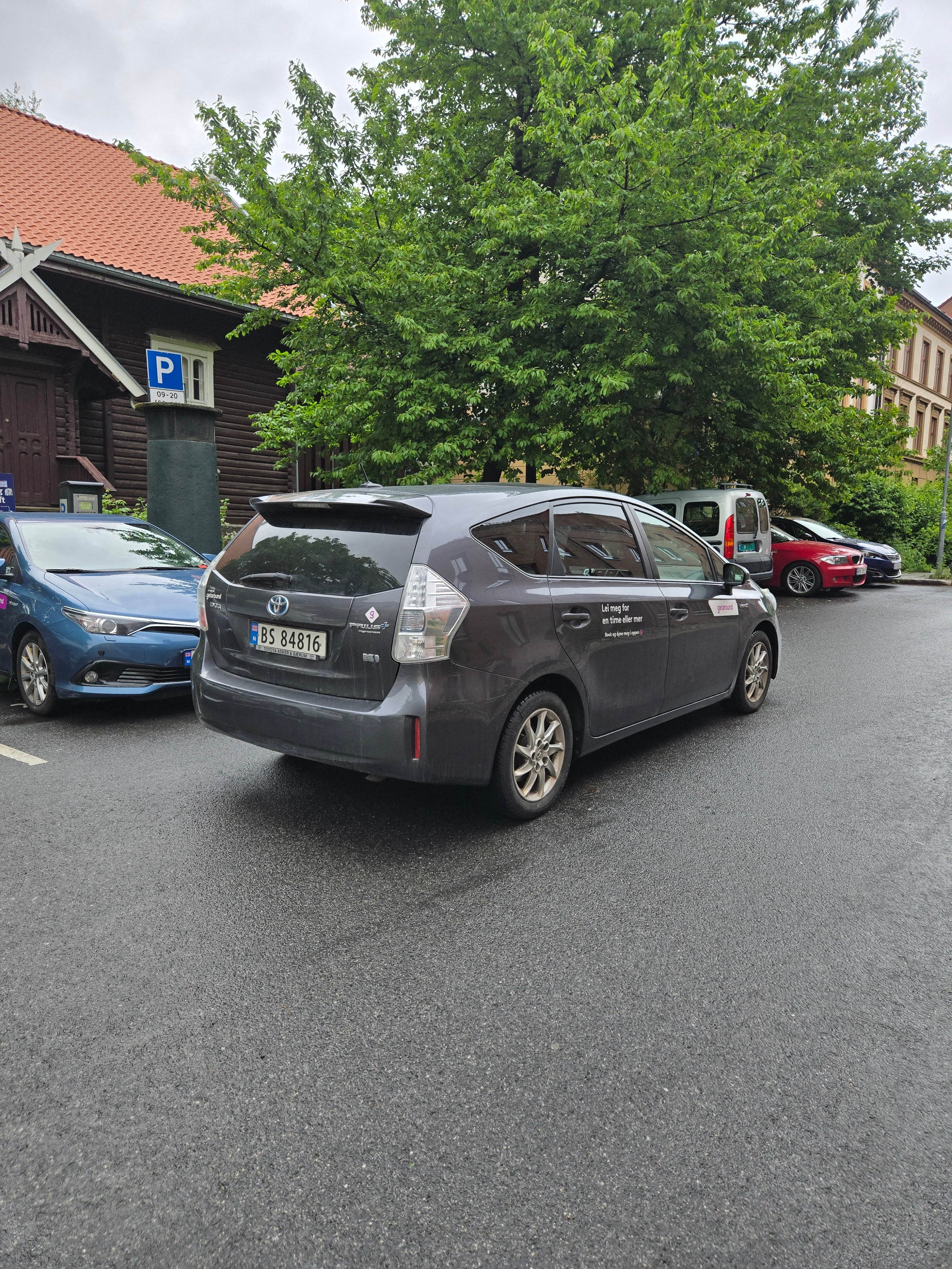 Toyota Prius 1.8 Hybrid, Automat, 7.seter/ Stor bagasjerom, inkl Beboerkort sone parkering. med GPS