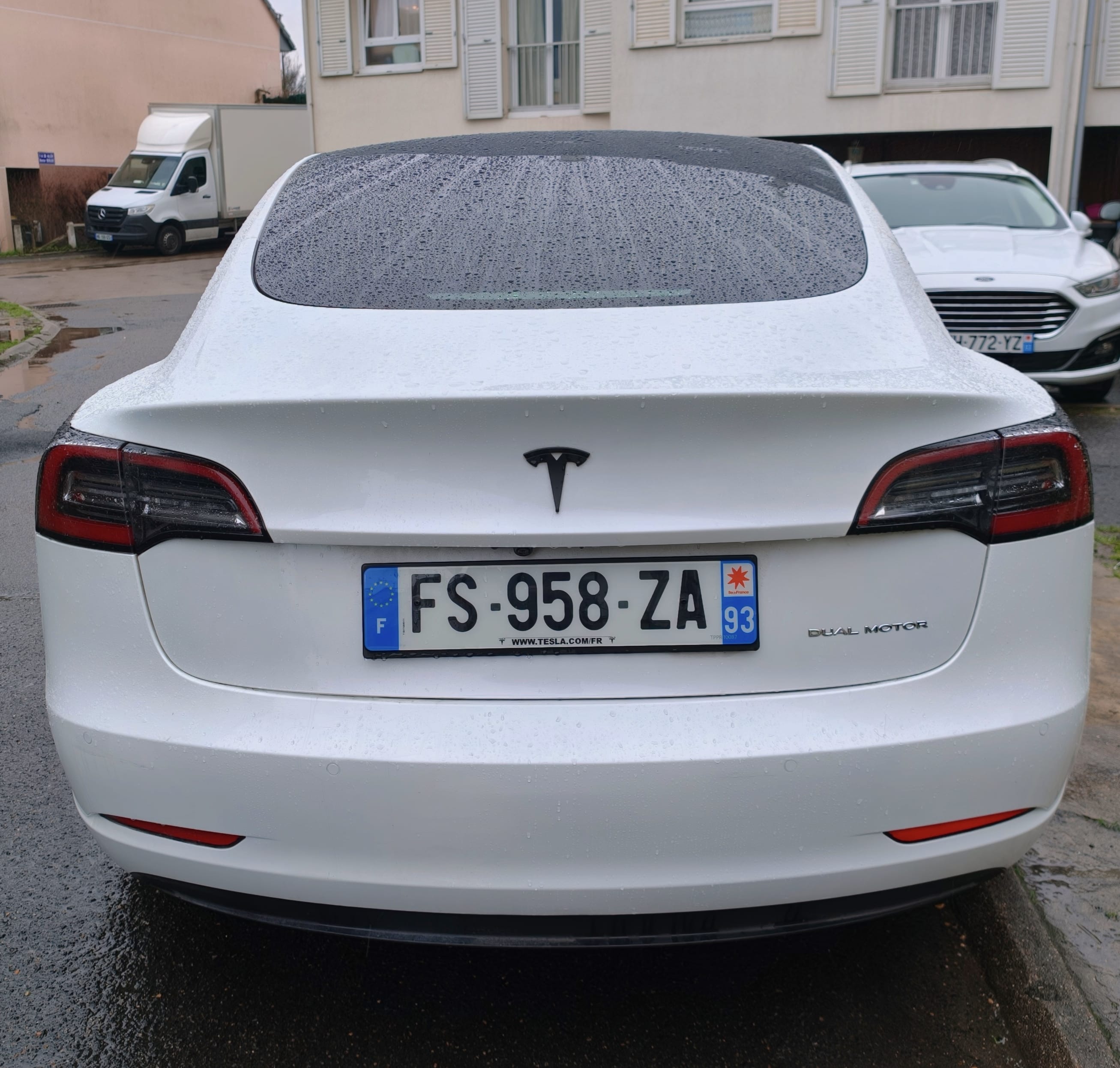 Tesla Model 3 Long Range avec Quatre roues motrices