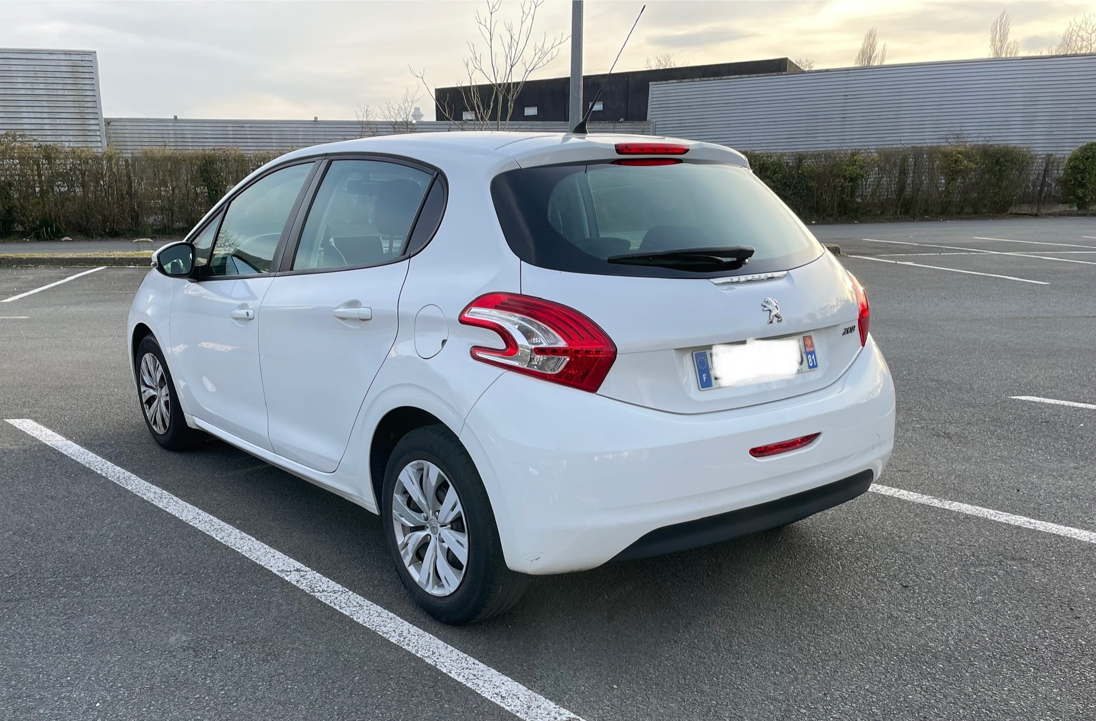 Peugeot 208 avec GPS