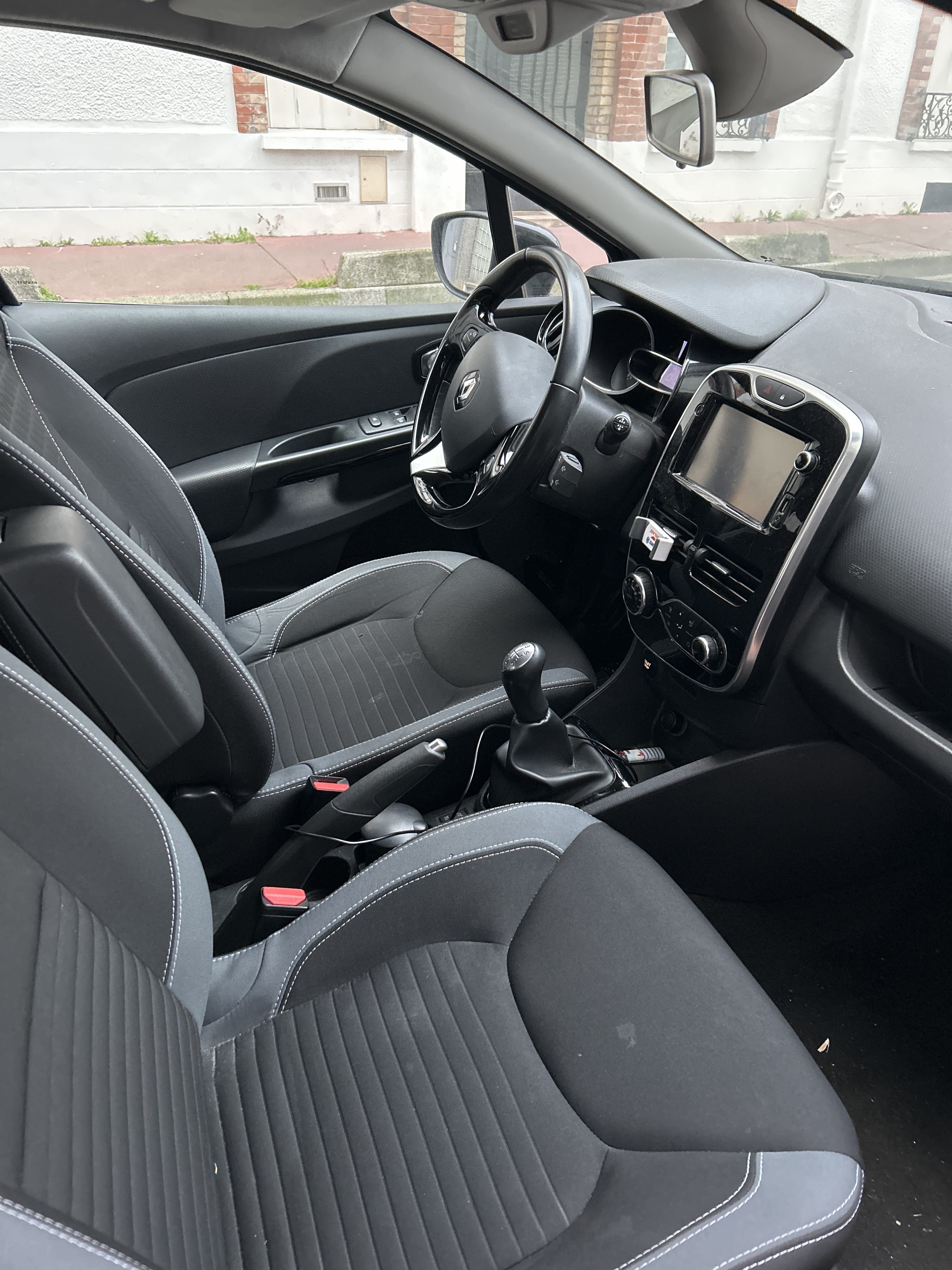 Renault Clio avec GPS