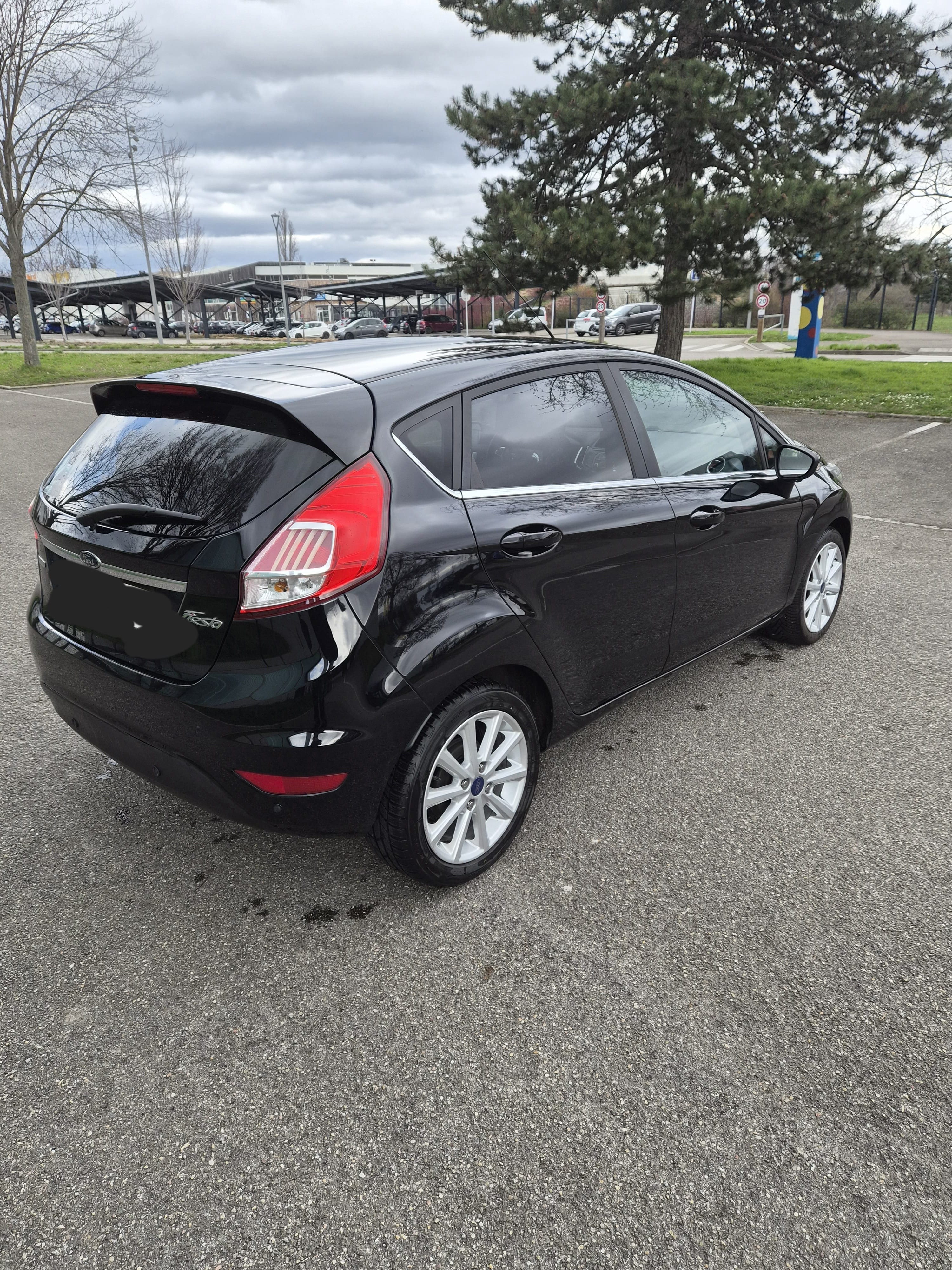 Ford Fiesta Titanium 1.0 ecoboost 100 ch avec GPS