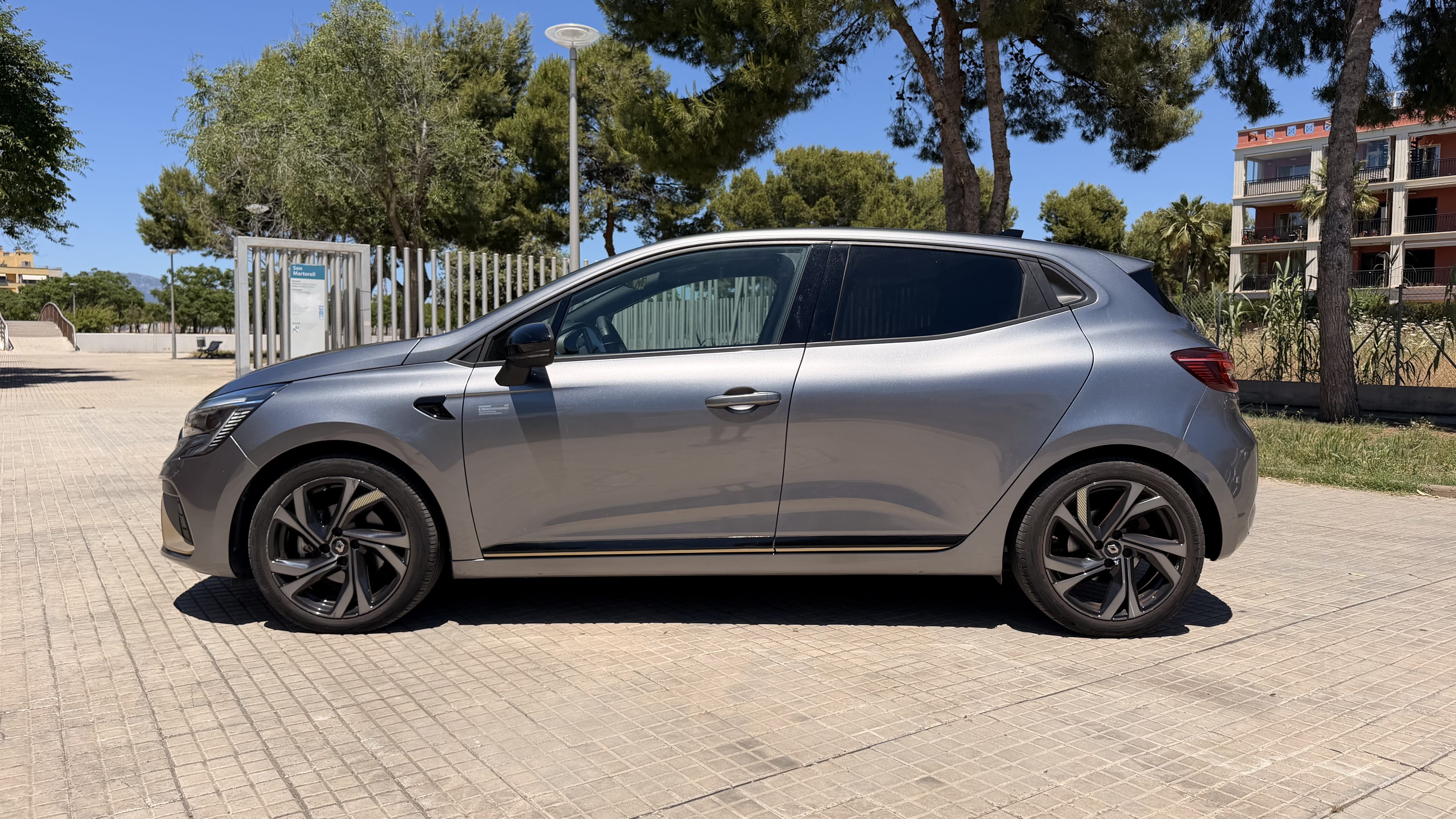 Renault Clio E-tech med Aircondition