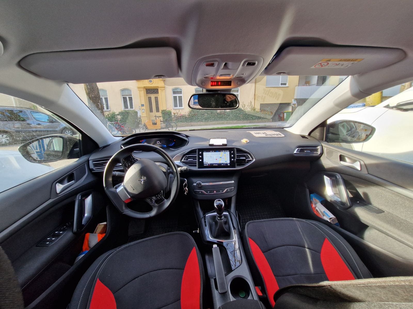 Peugeot 308 1.2 PureTech 110 Active Pack S&S SCHWARZ mit Tempomat