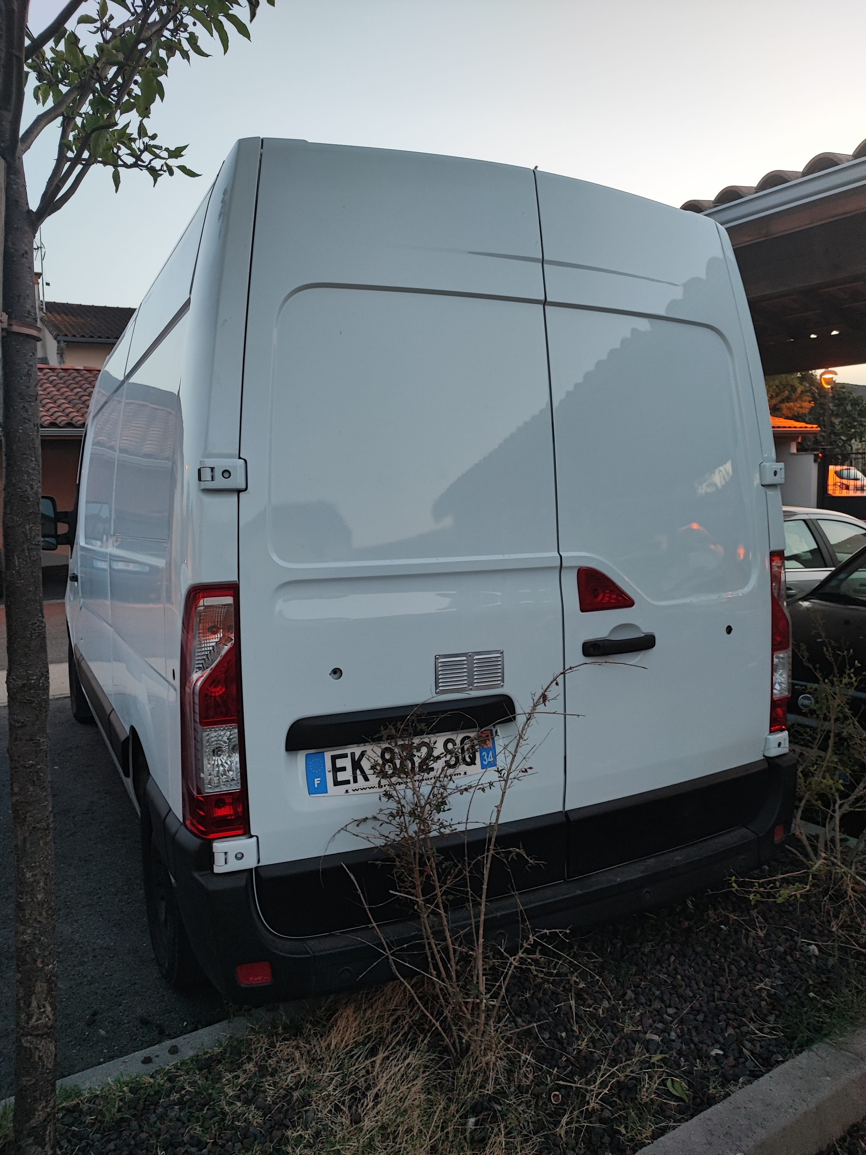 Nissan NV400 avec GPS