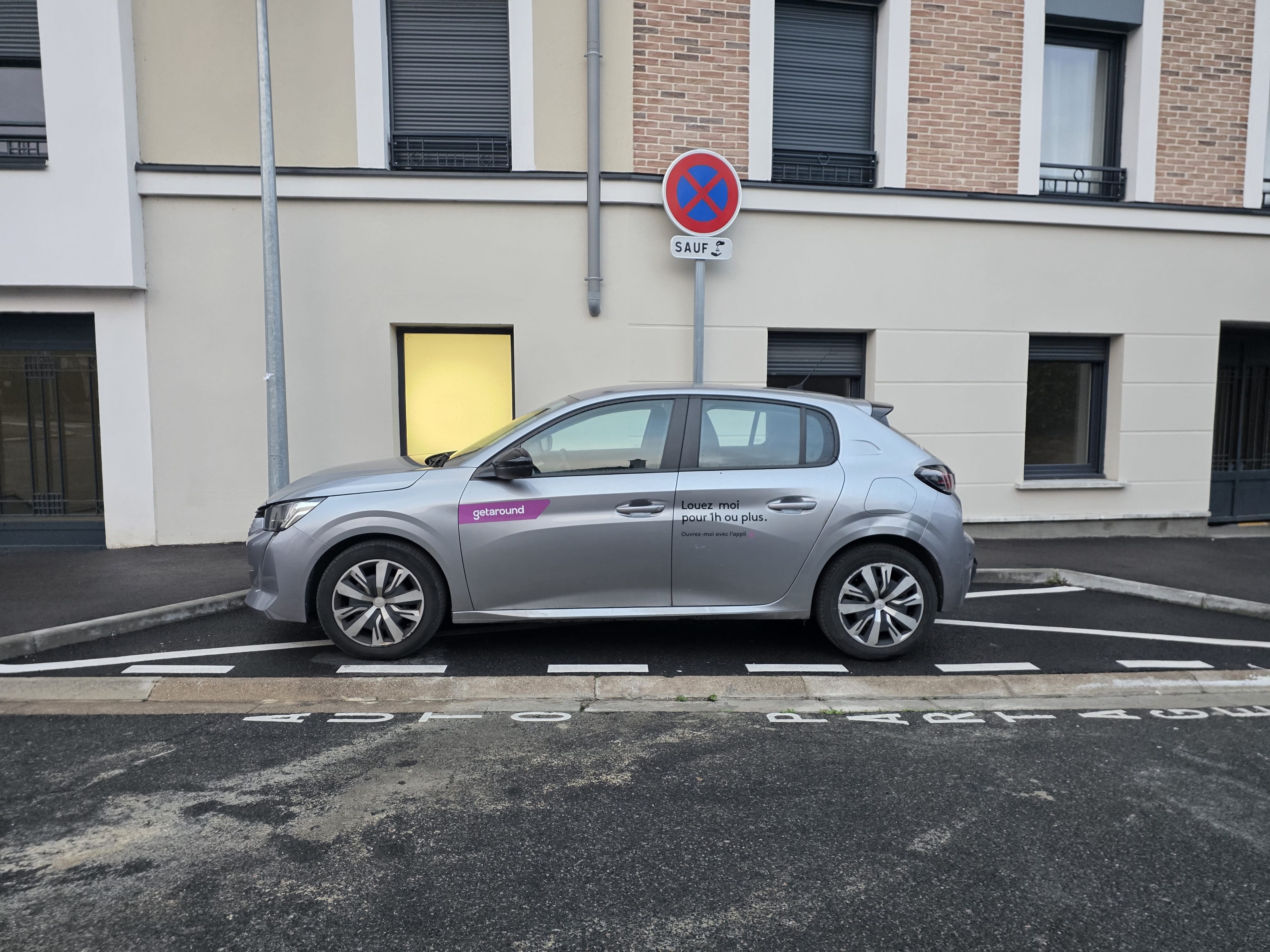 Peugeot 208 ACTIVE PACK PURETECH 75CH BVM avec GPS