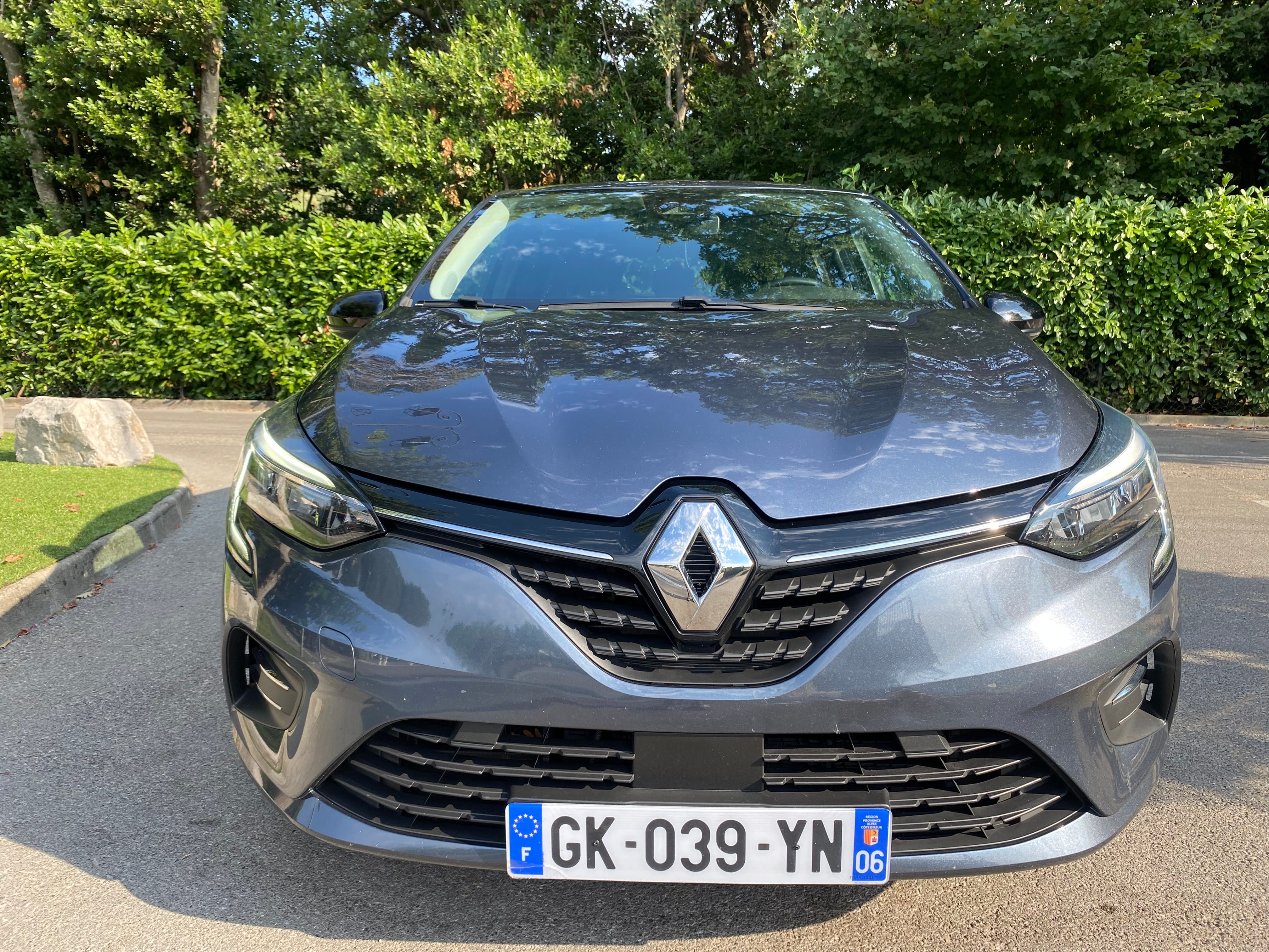 Renault Clio avec Siège bébé