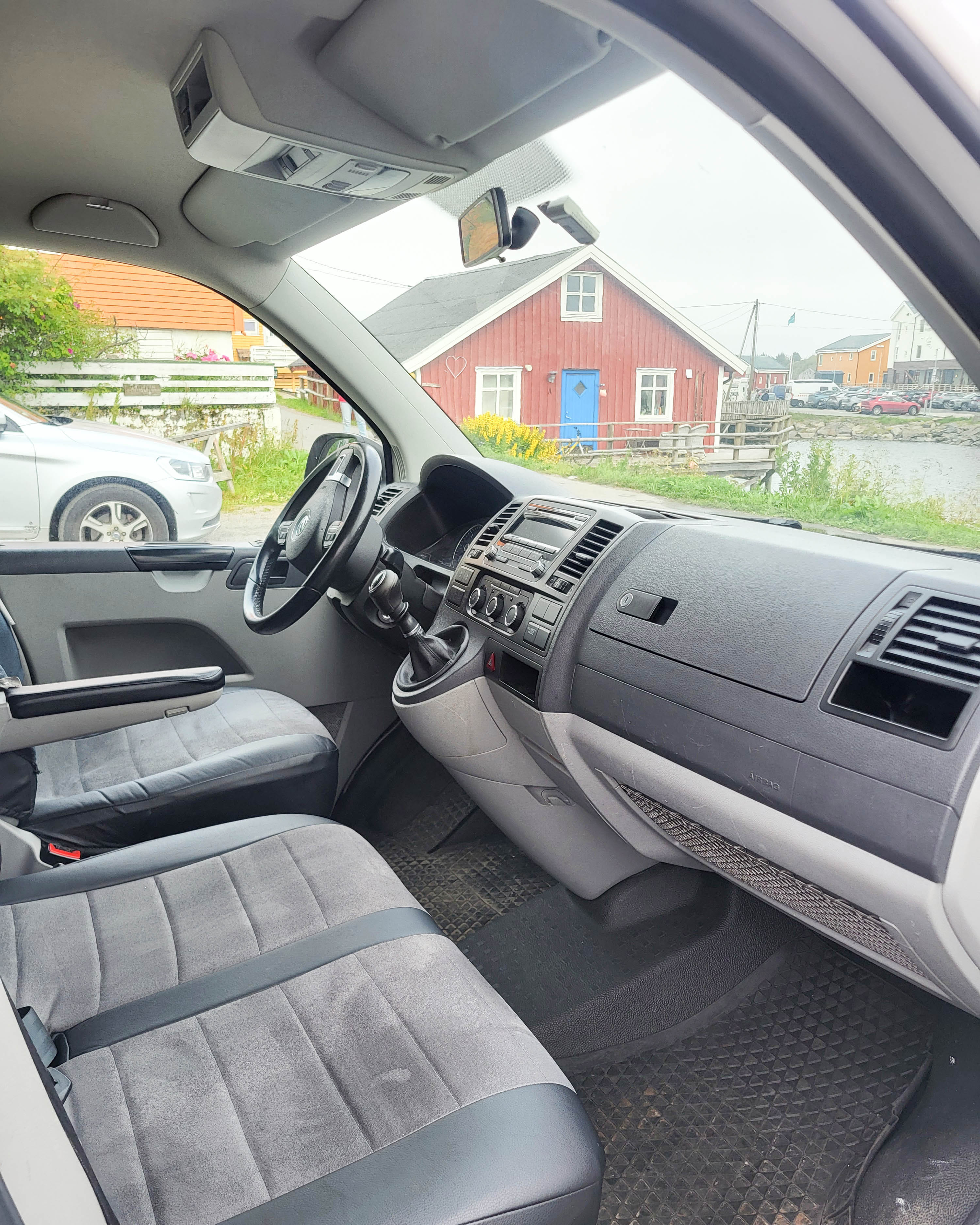 Volkswagen Transporter with Bluetooth audio