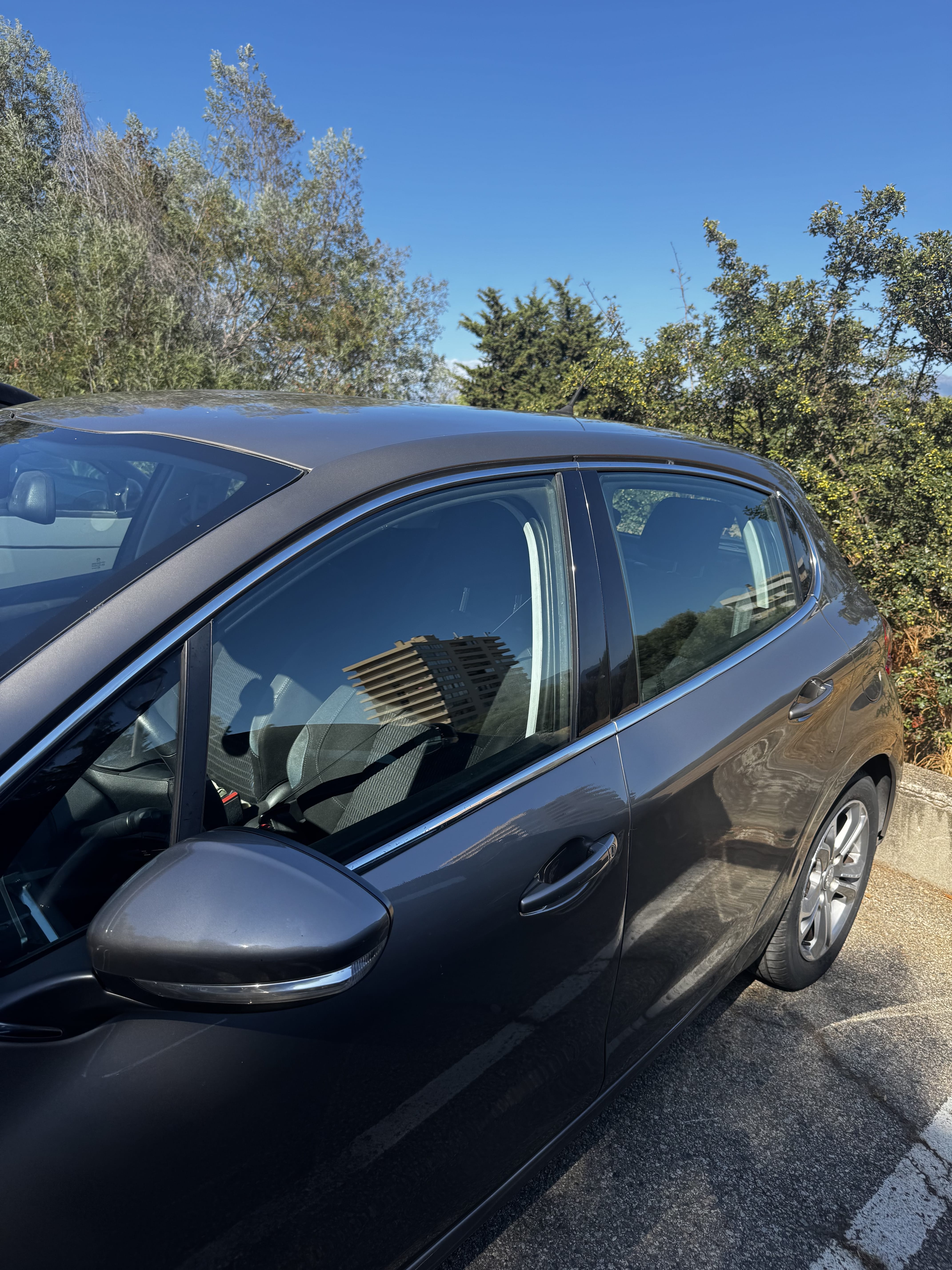 Peugeot 208 with Air conditioning