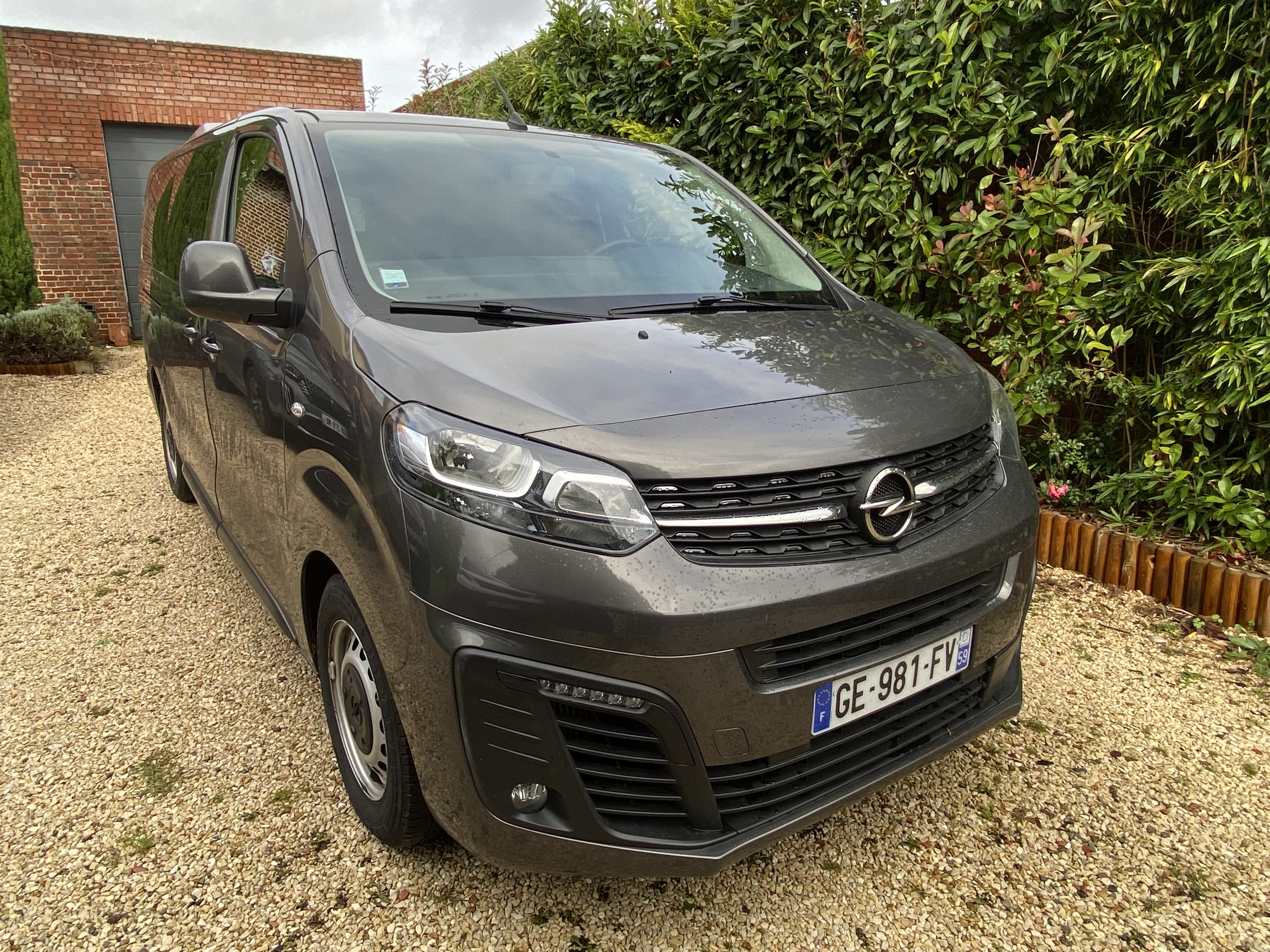 Opel Vivaro Combi avec Climatisation