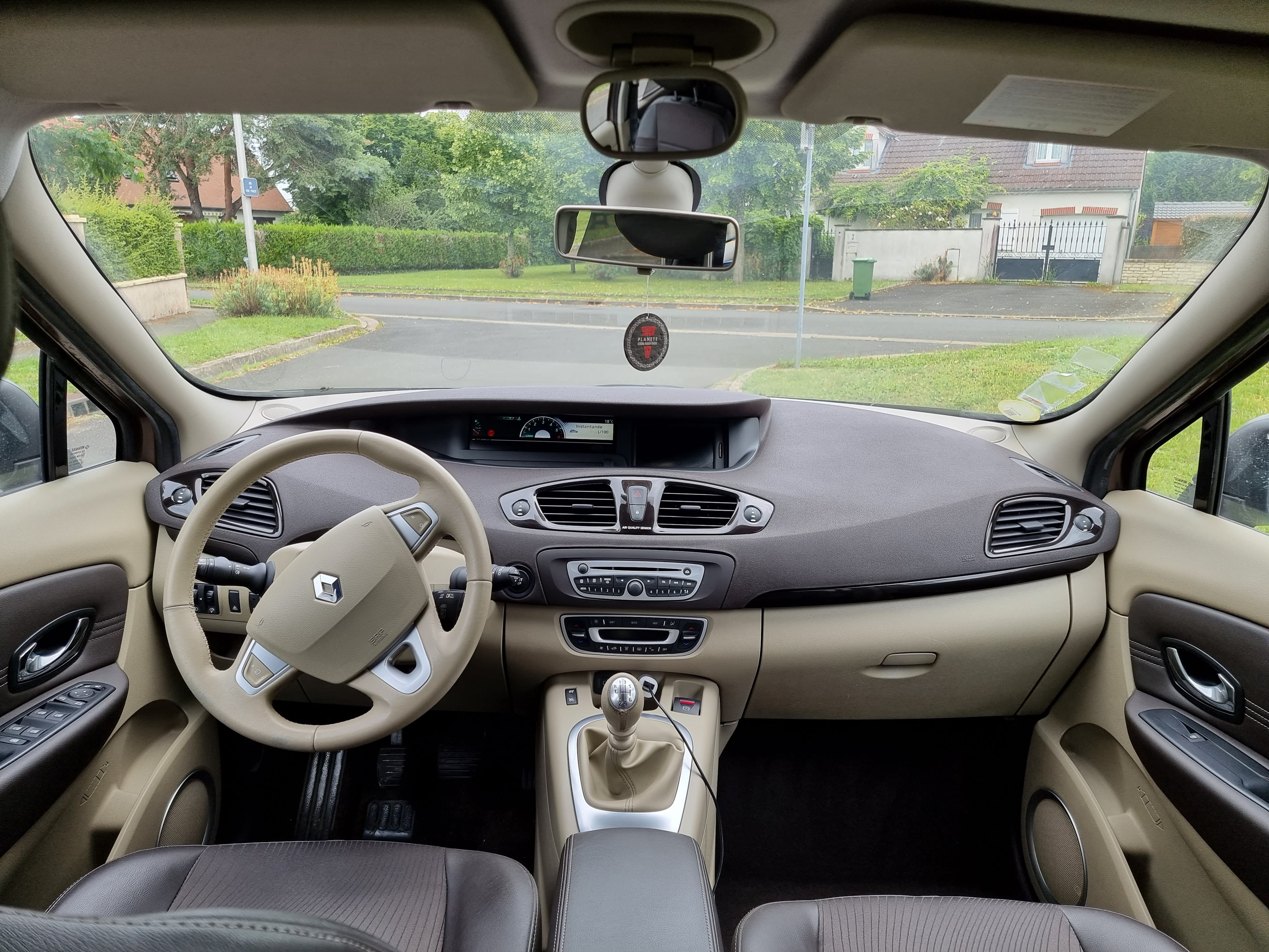 Renault Grand Scenic 7 places avec Siège bébé