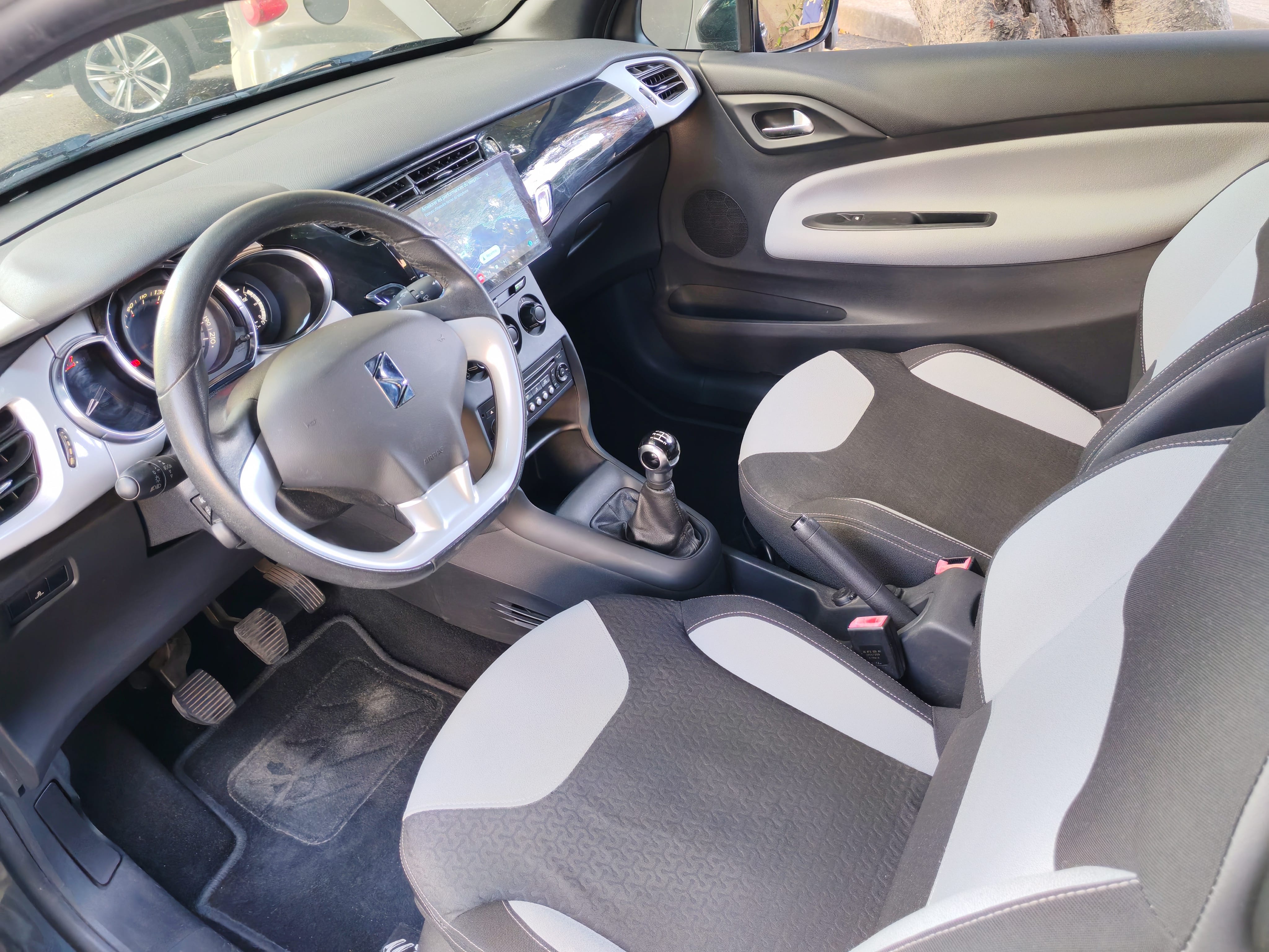Citroen DS3 82cv essence avec Régulateur de vitesse