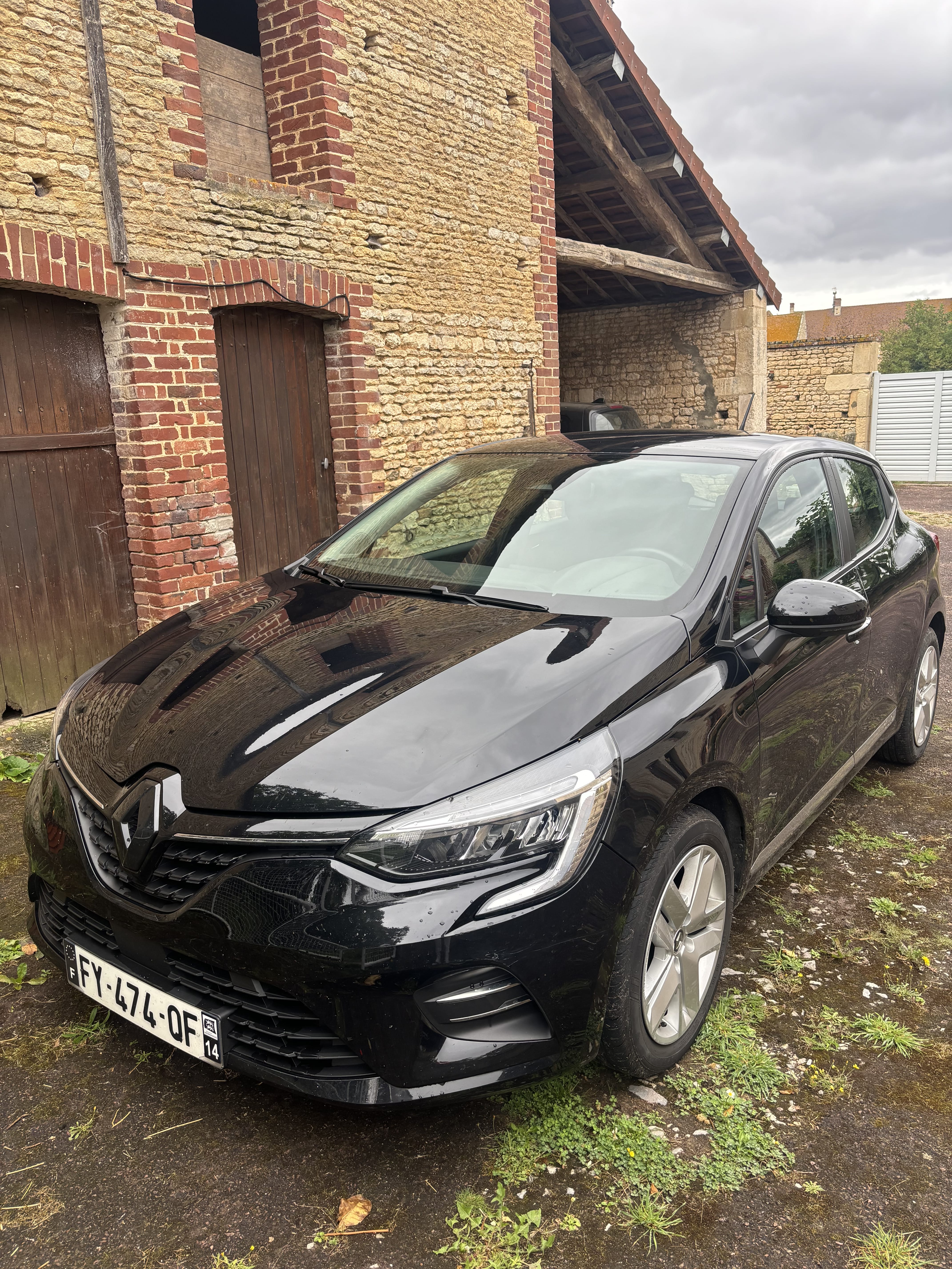 Renault Clio 1.0L avec Climatisation