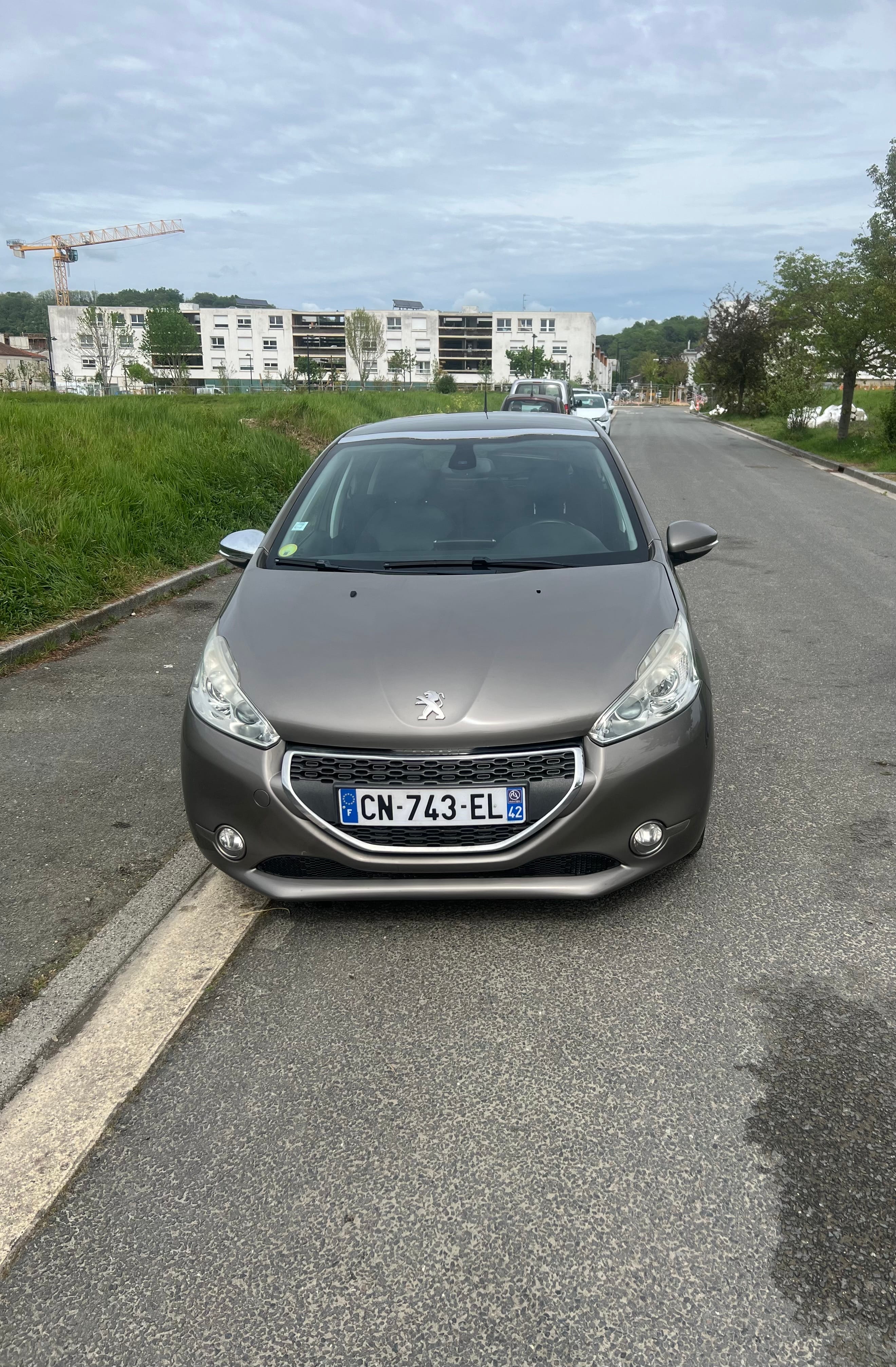 Peugeot 208, 2012, Diesel