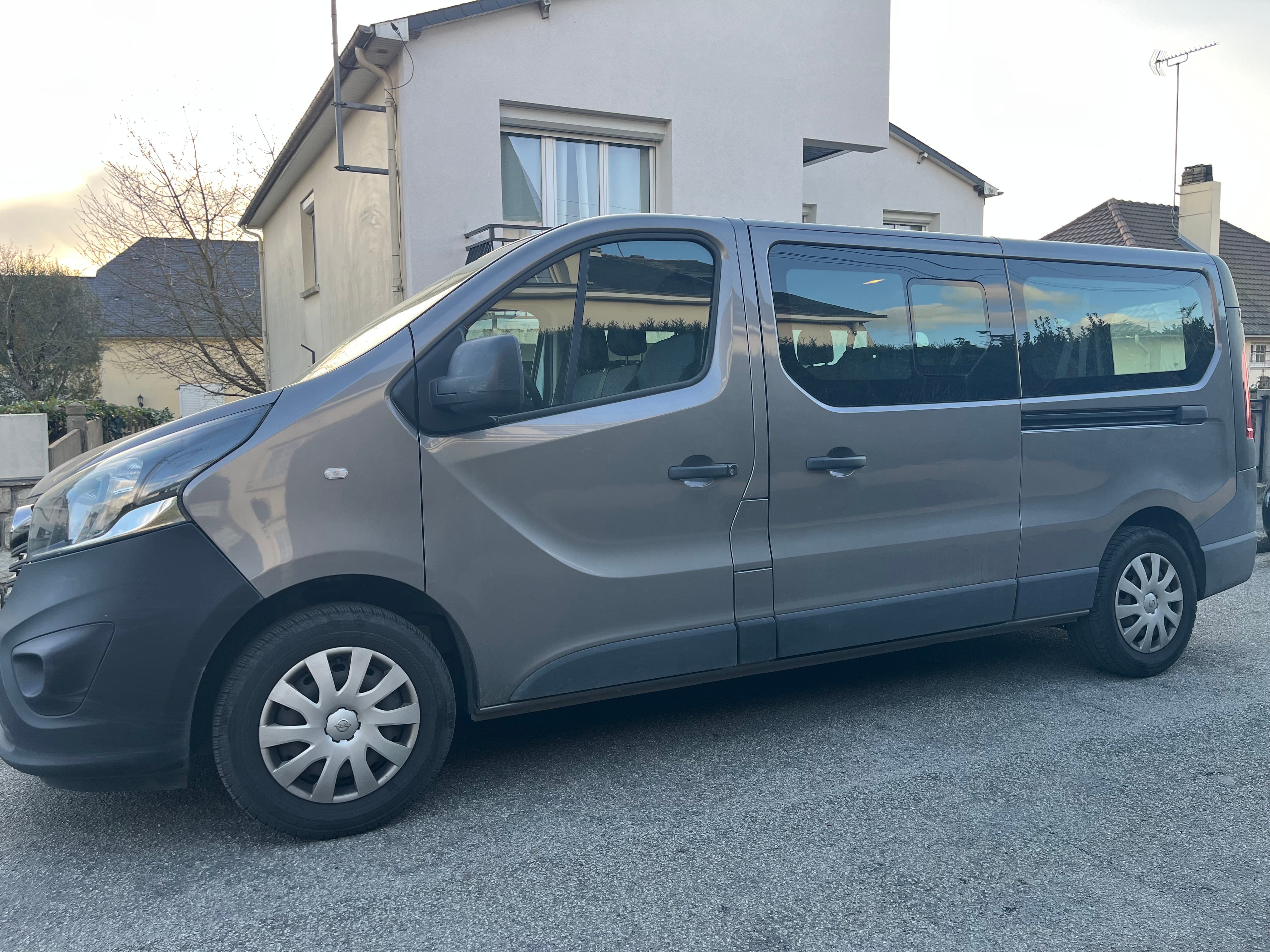 Opel Vivaro Combi, 2017, Diesel, 9 places et plus