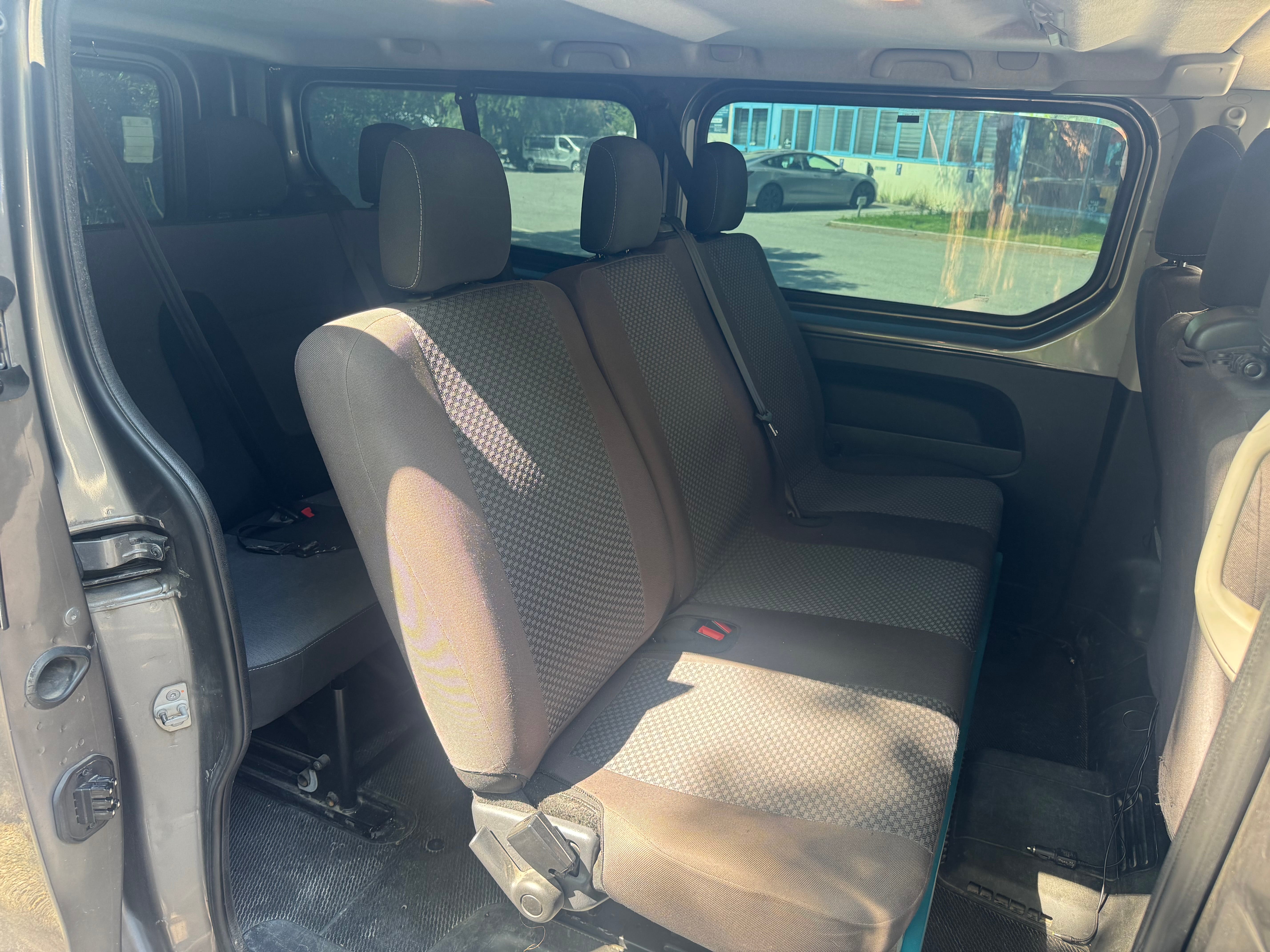 Opel Vivaro Combi con Cámara de marcha atrás
