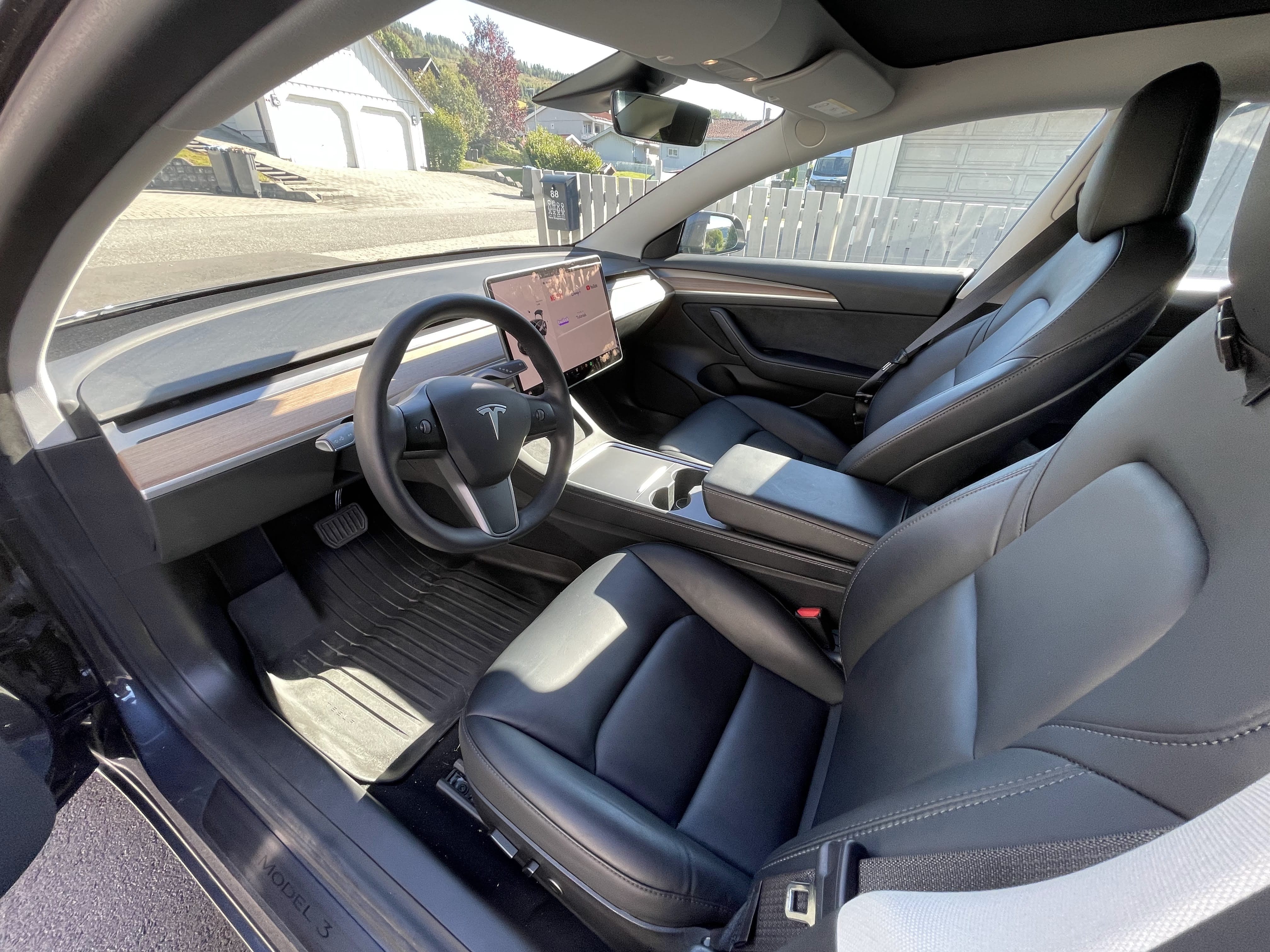 Tesla Model 3 med Cruisekontroll