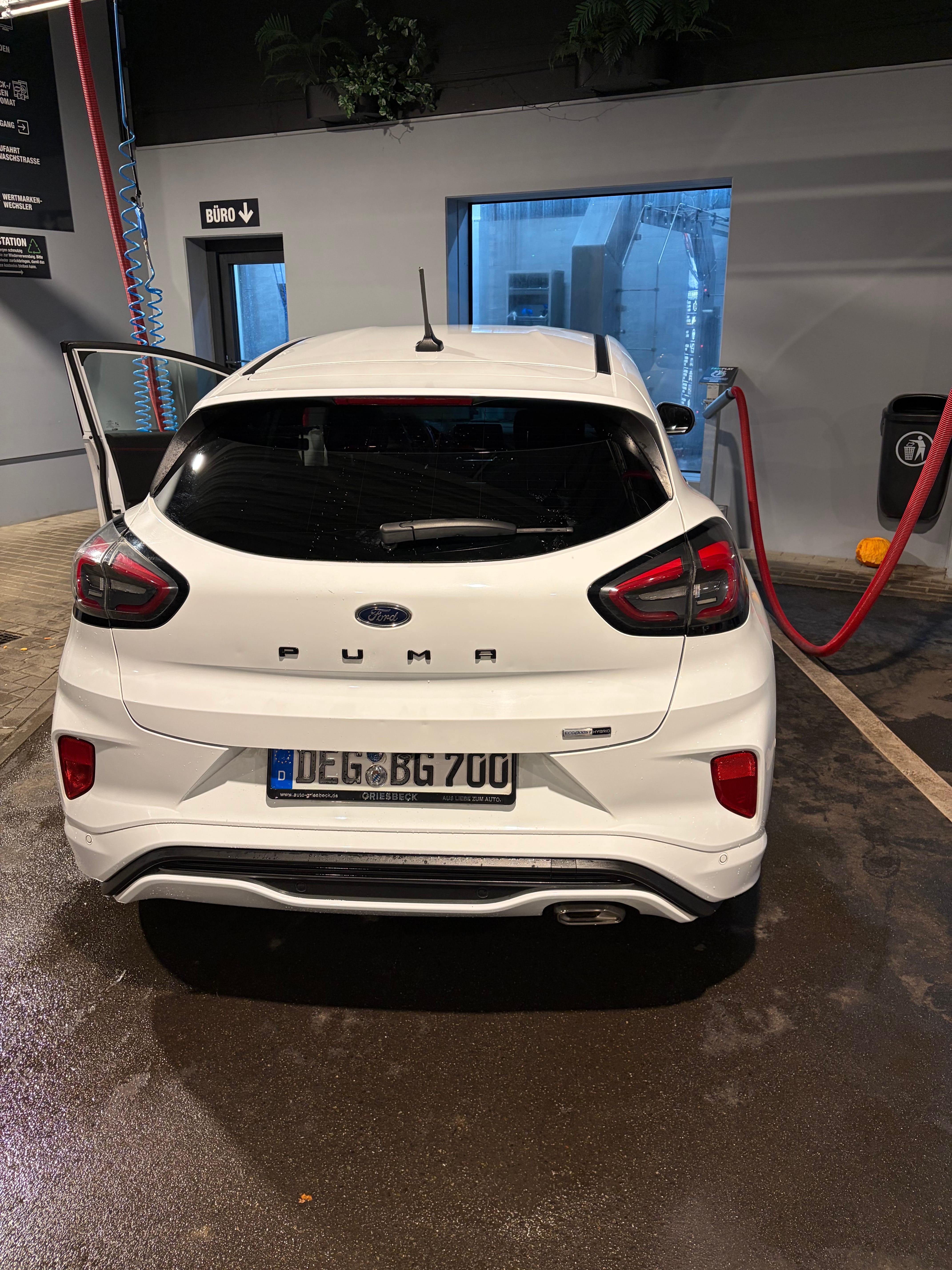 Ford Puma mit Navigationsgerät