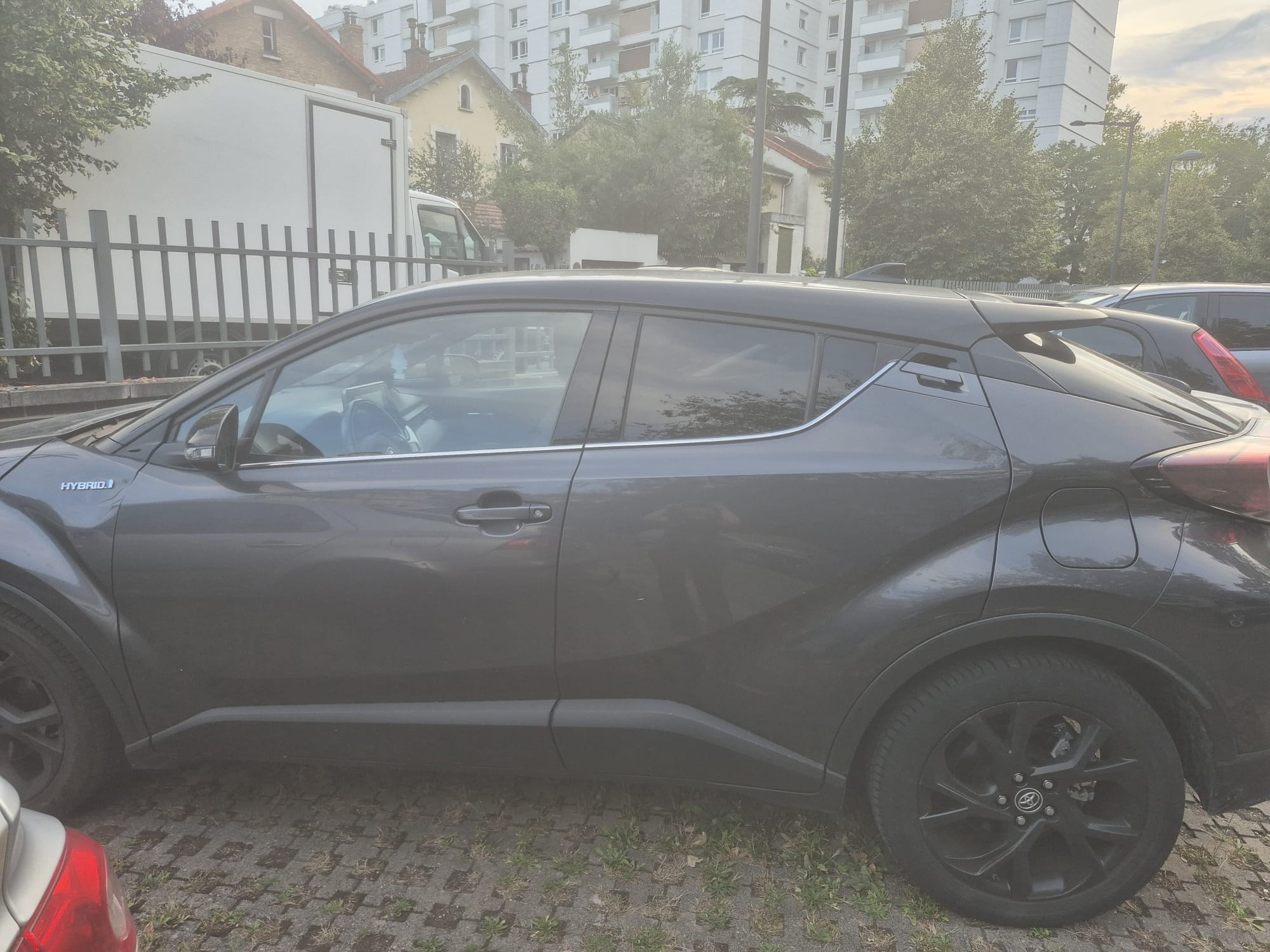Toyota C-HR Hybrid avec Climatisation
