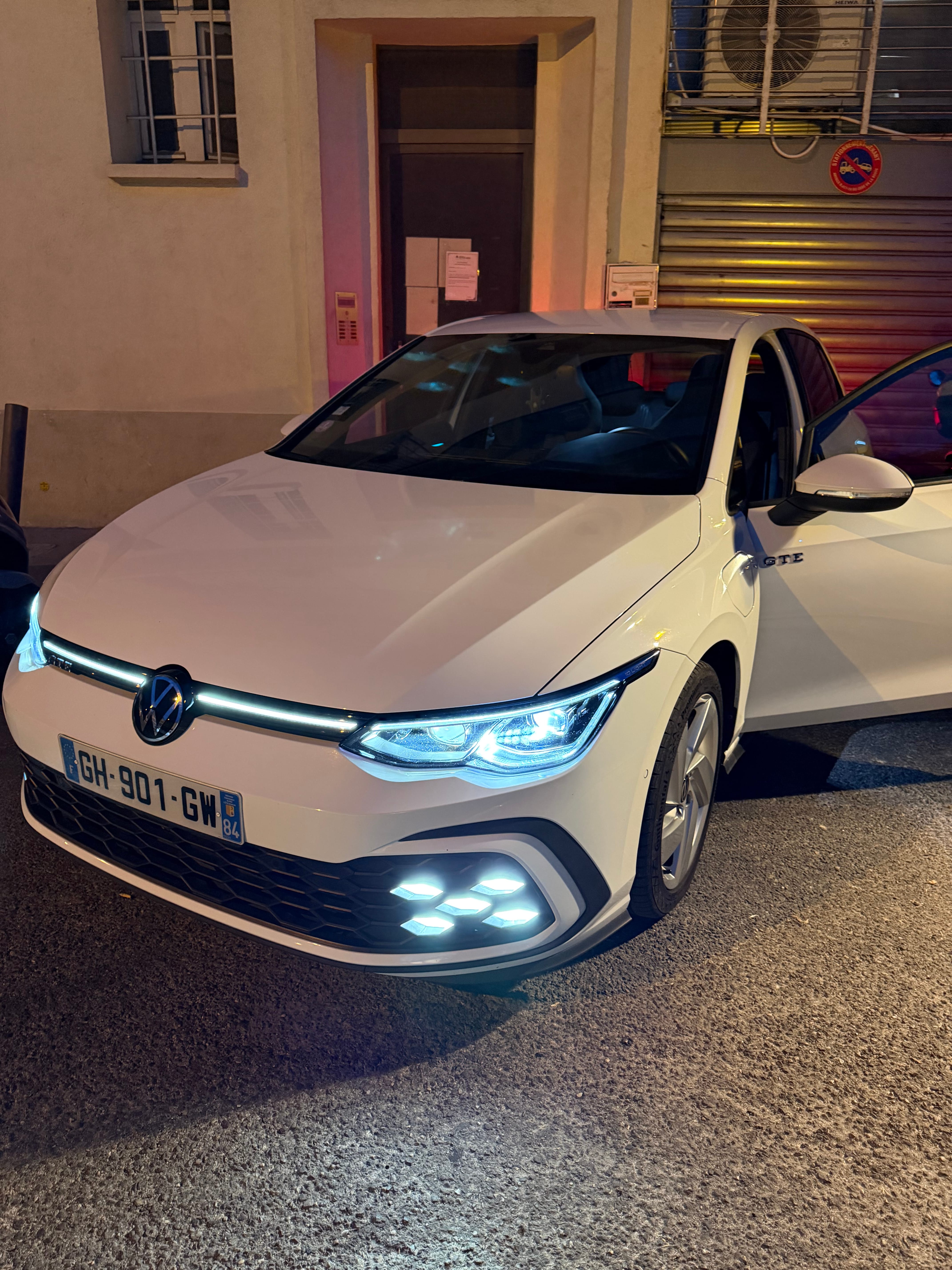 Volkswagen Golf, 2022, Essence 95 / Eléctrico (híbrido), Automático
