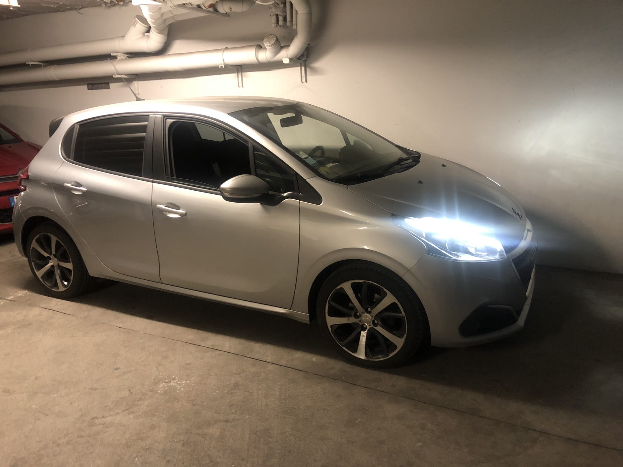 Peugeot 208 avec Apple CarPlay