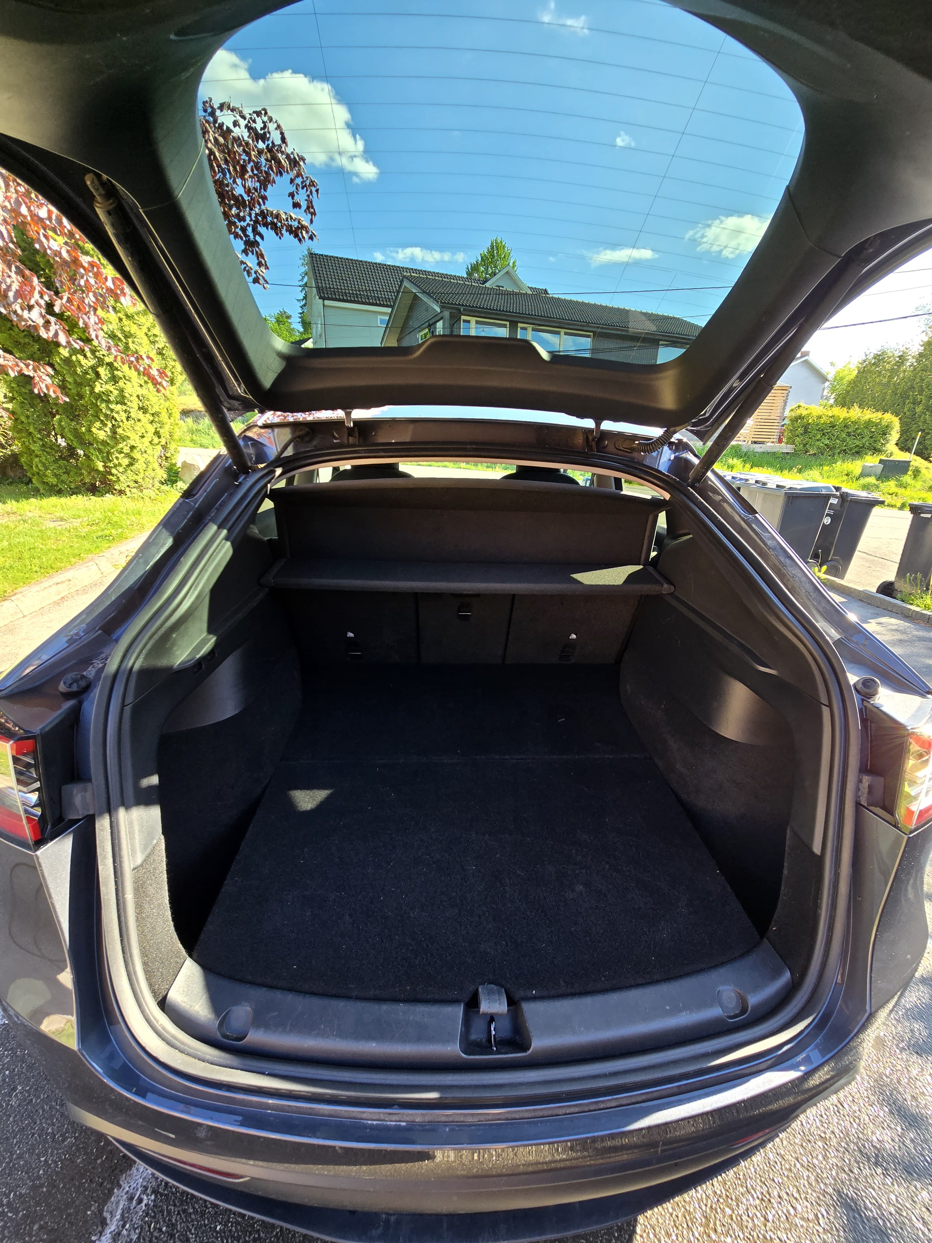 Tesla Model Y Long Range med Dashcam