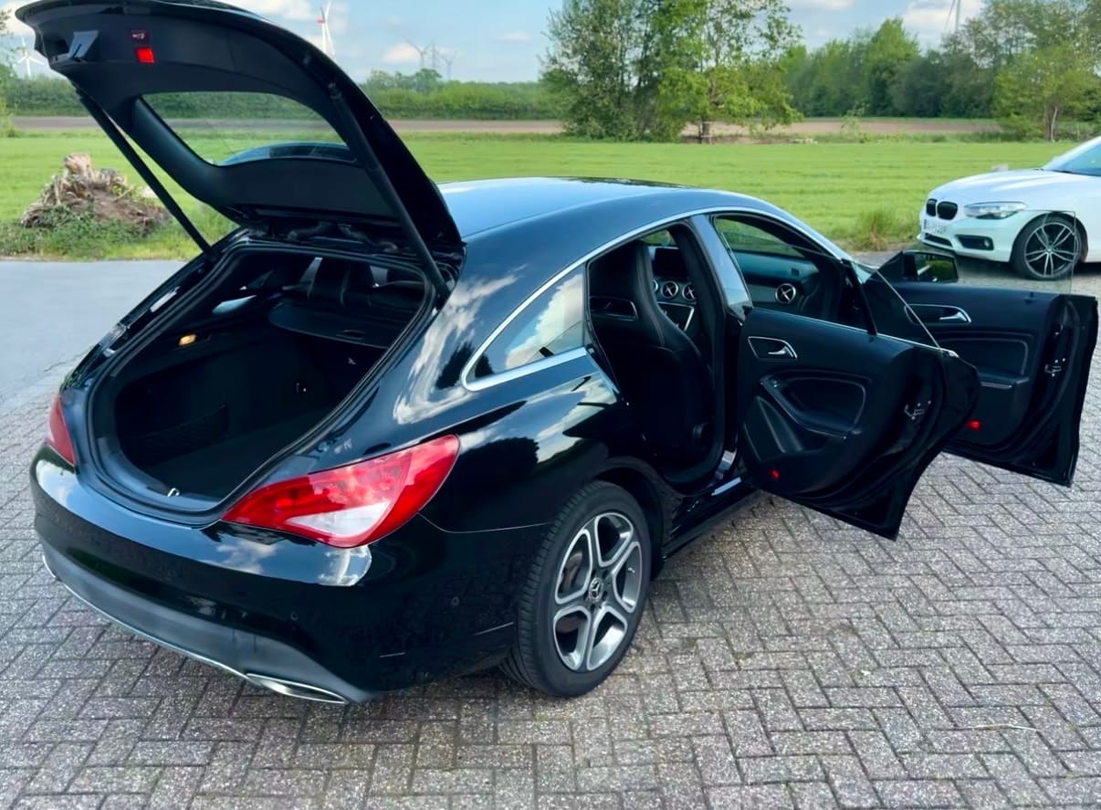 Mercedes-Benz CLA-Klasse Shooting Break mit Rückfahrkamera