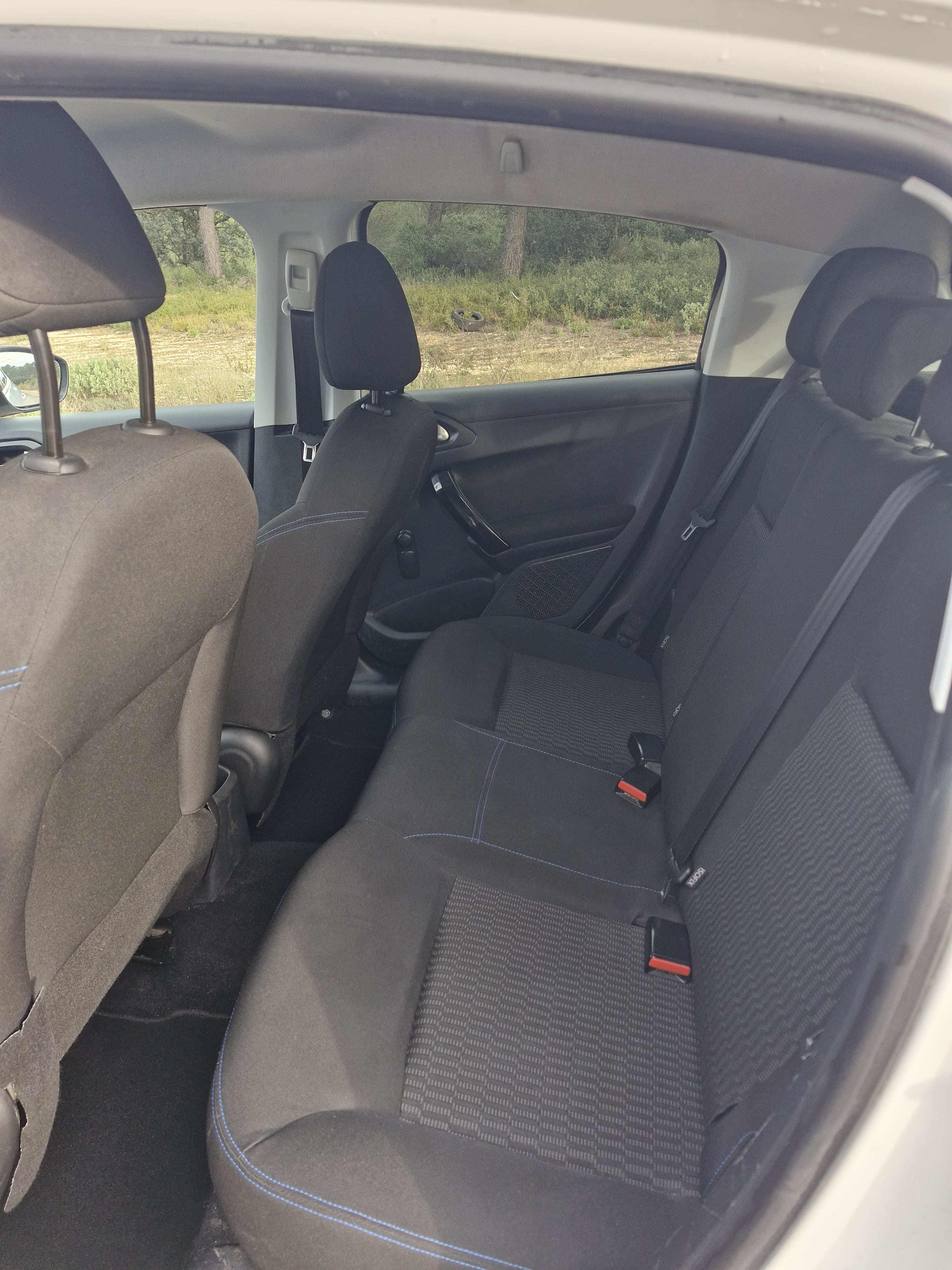 Peugeot 208 with Audio / iPod input