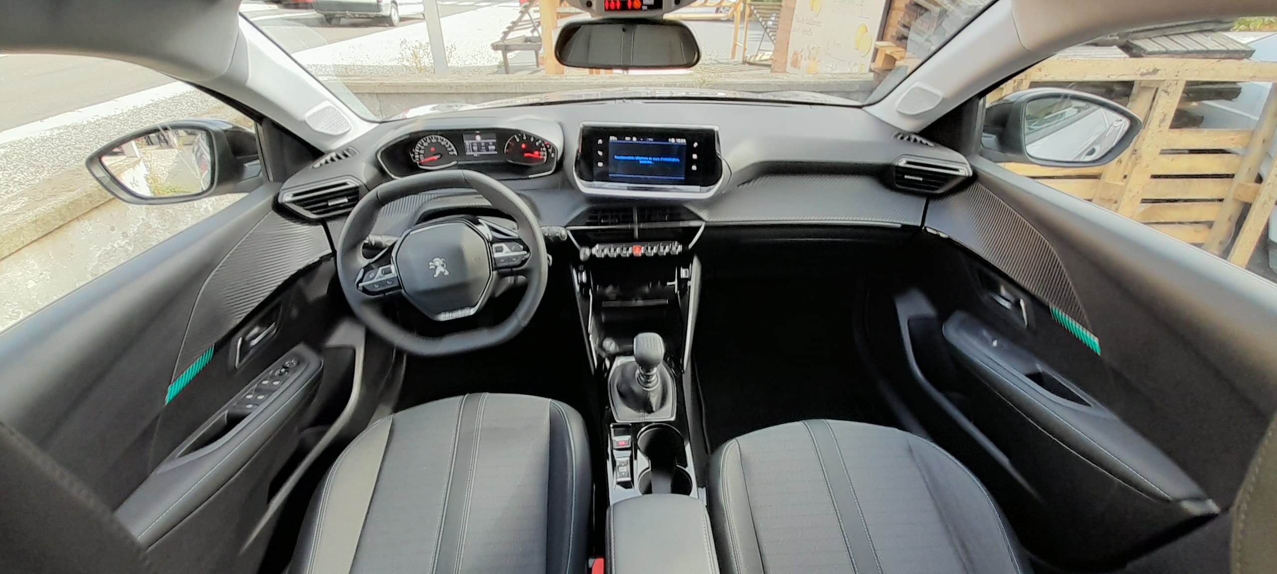 Peugeot 208 1.2 100cv active avec GPS