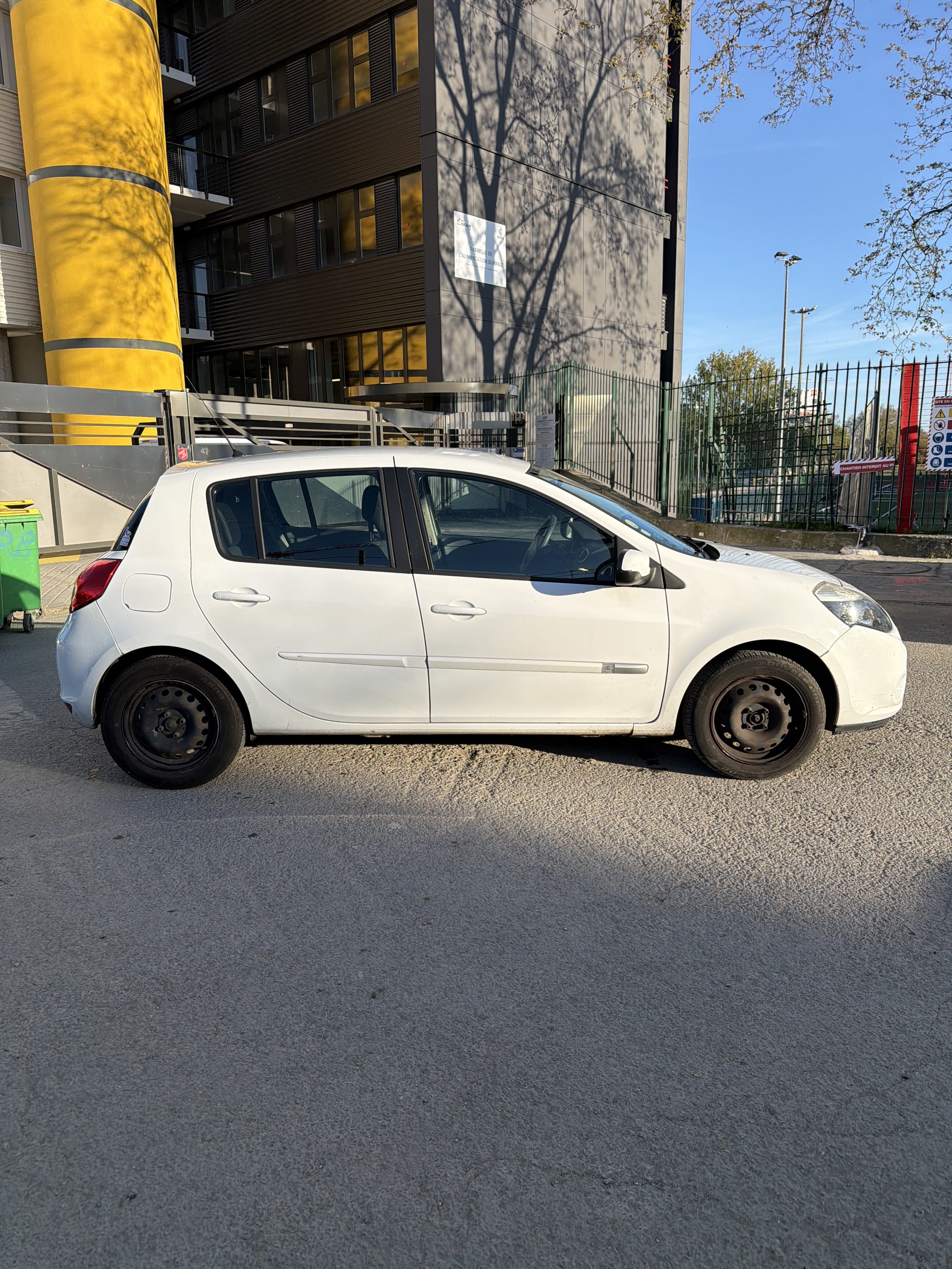 Renault Clio 1.5 dci 5 portes avec Climatisation