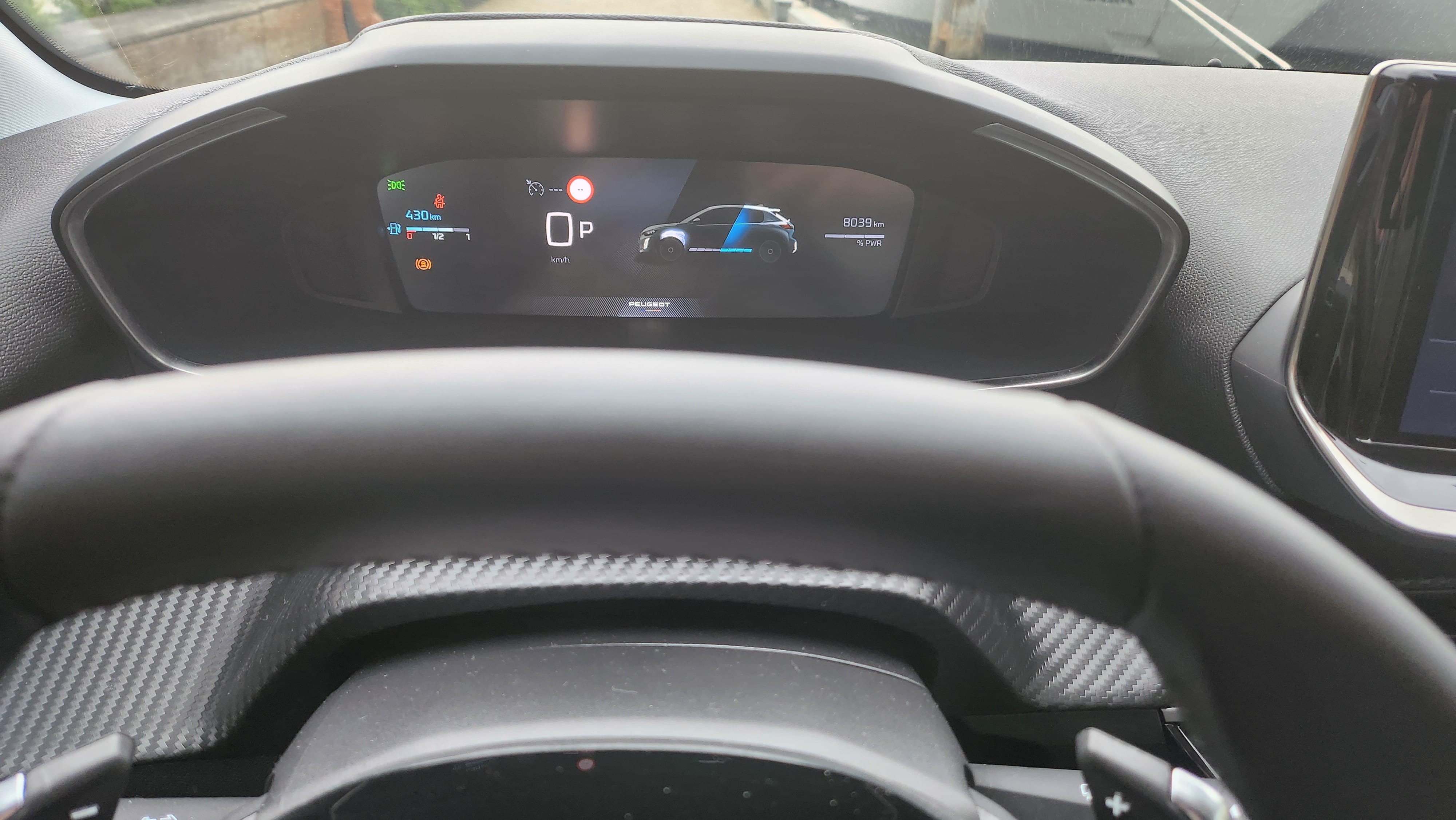 Peugeot 208 HYBRIDE (GV823EF) (Clim, Connectivité Smartphone, charge induction, ...) avec Apple CarPlay