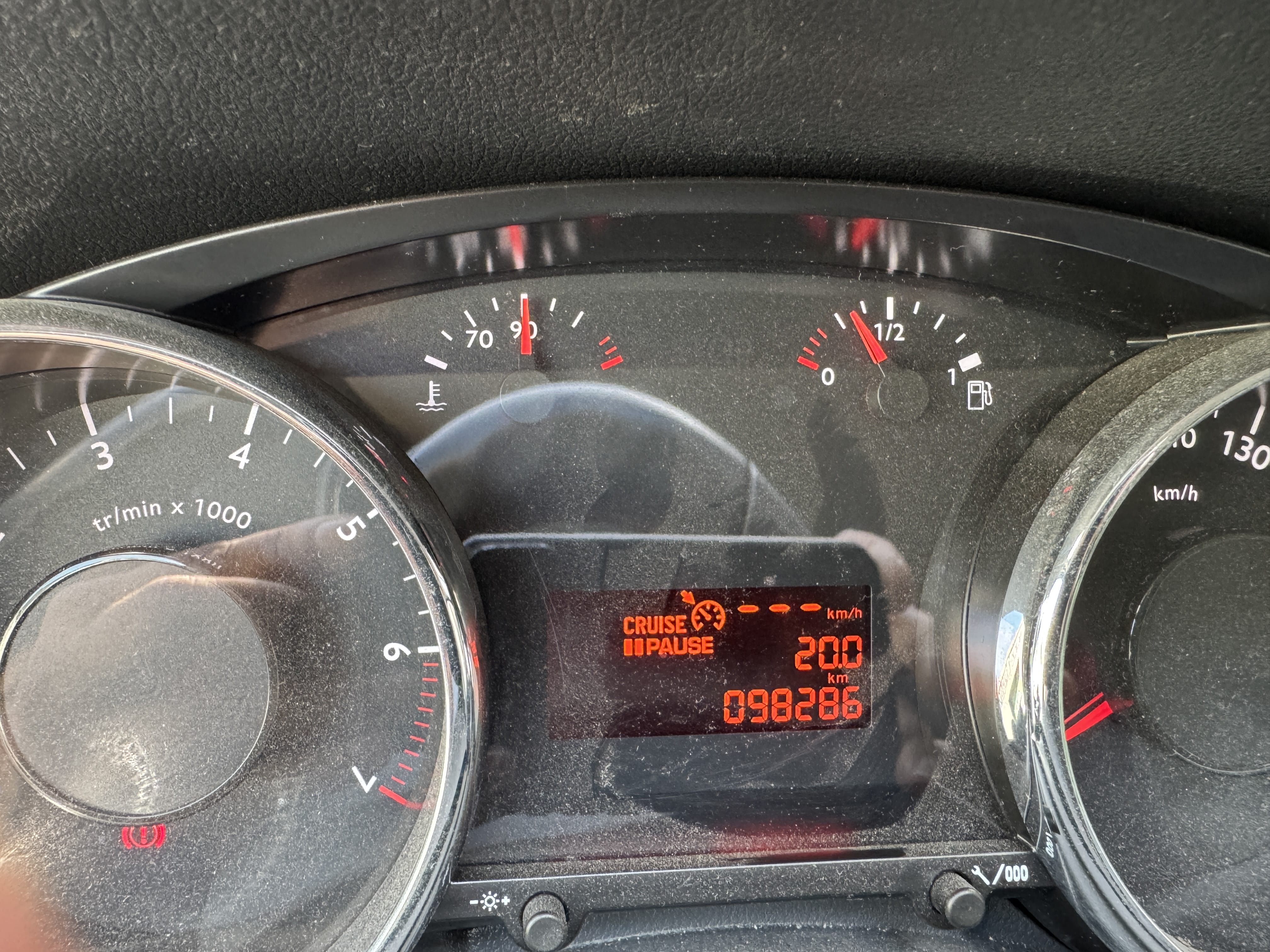 Peugeot 3008 avec Entrée audio / iPod