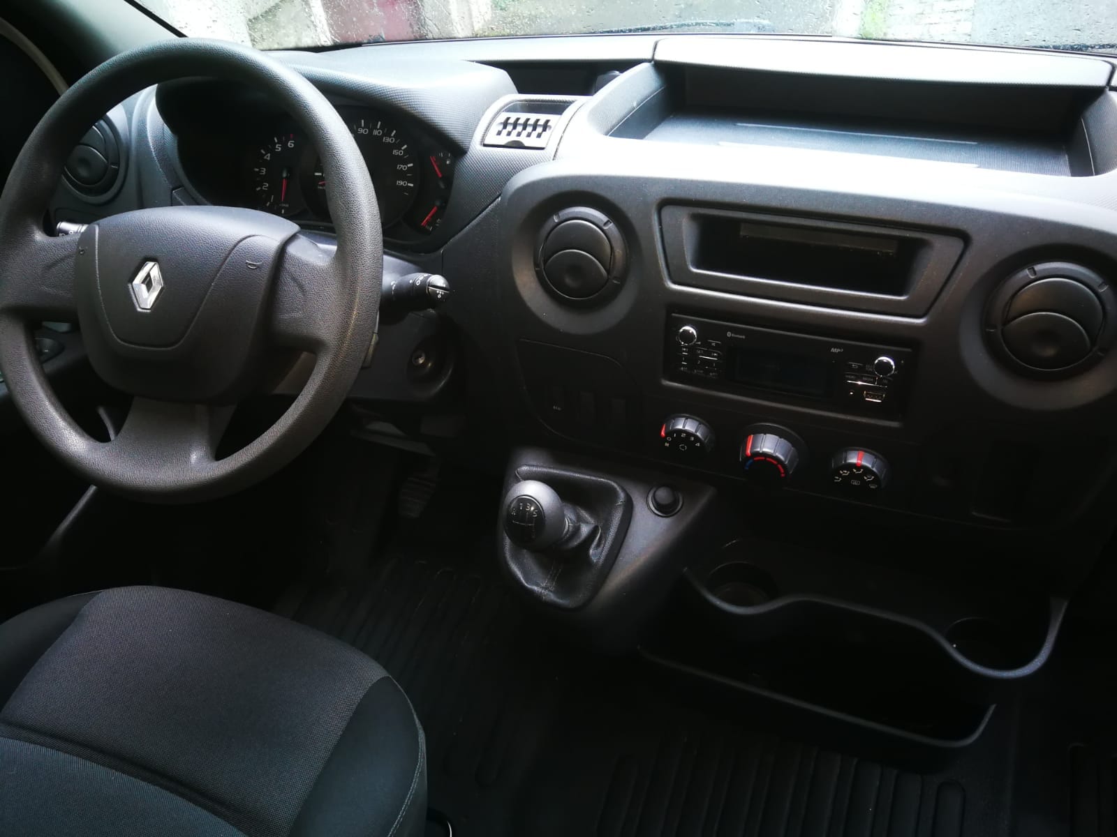 Renault Master avec Attelage