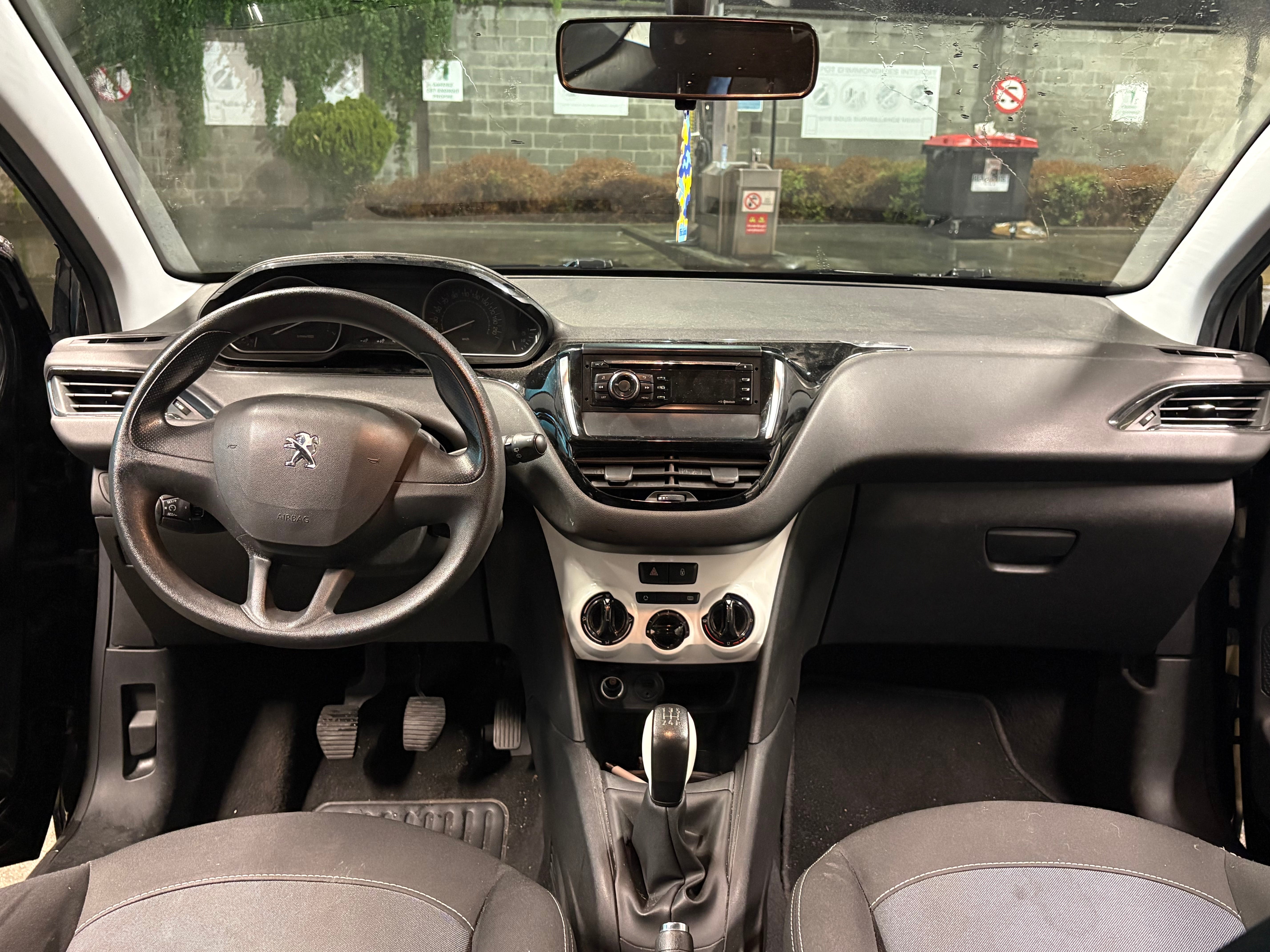 Peugeot 208 Like with Bluetooth audio