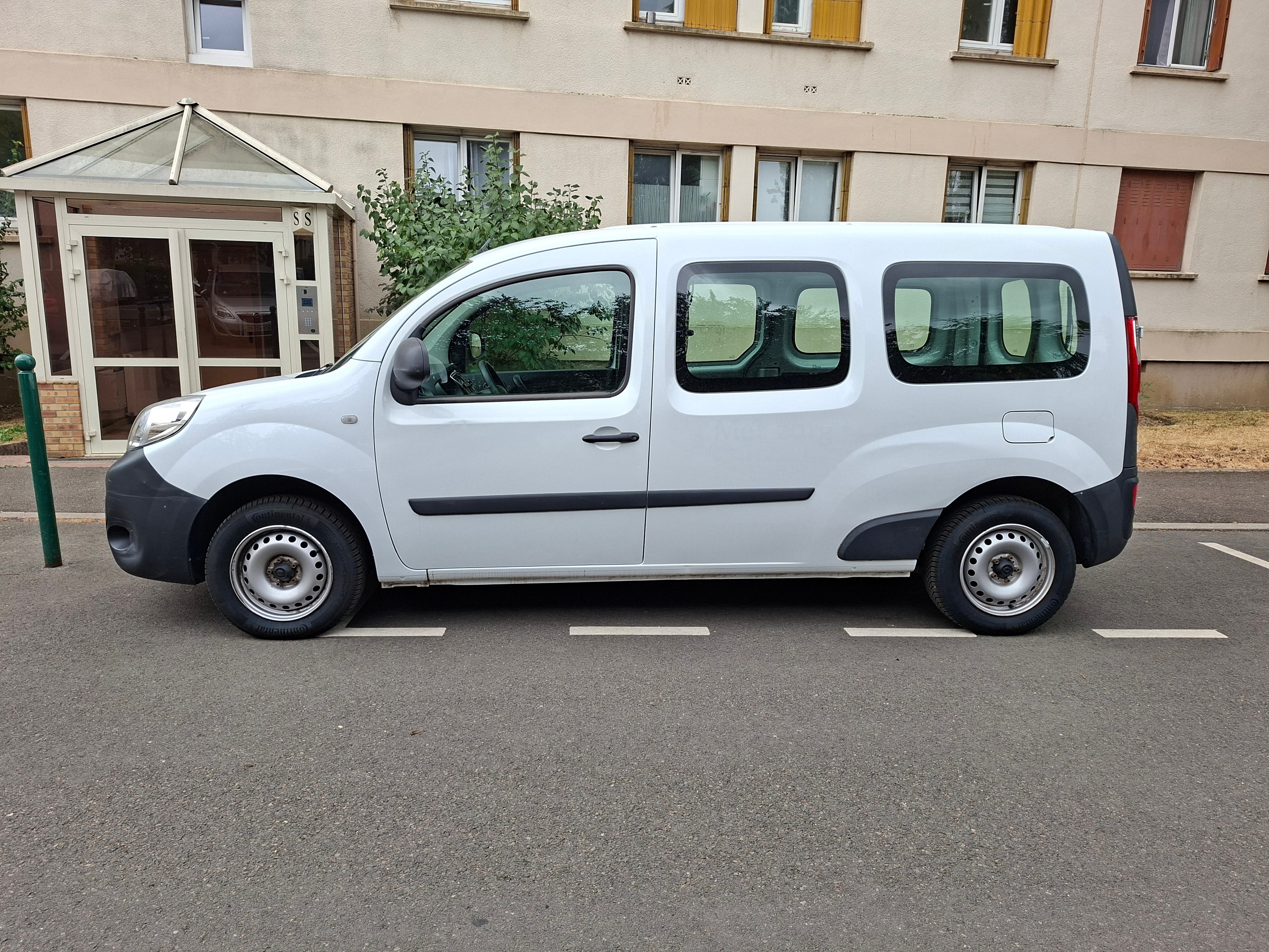 Renault Kangoo Fourgon avec Autoradio