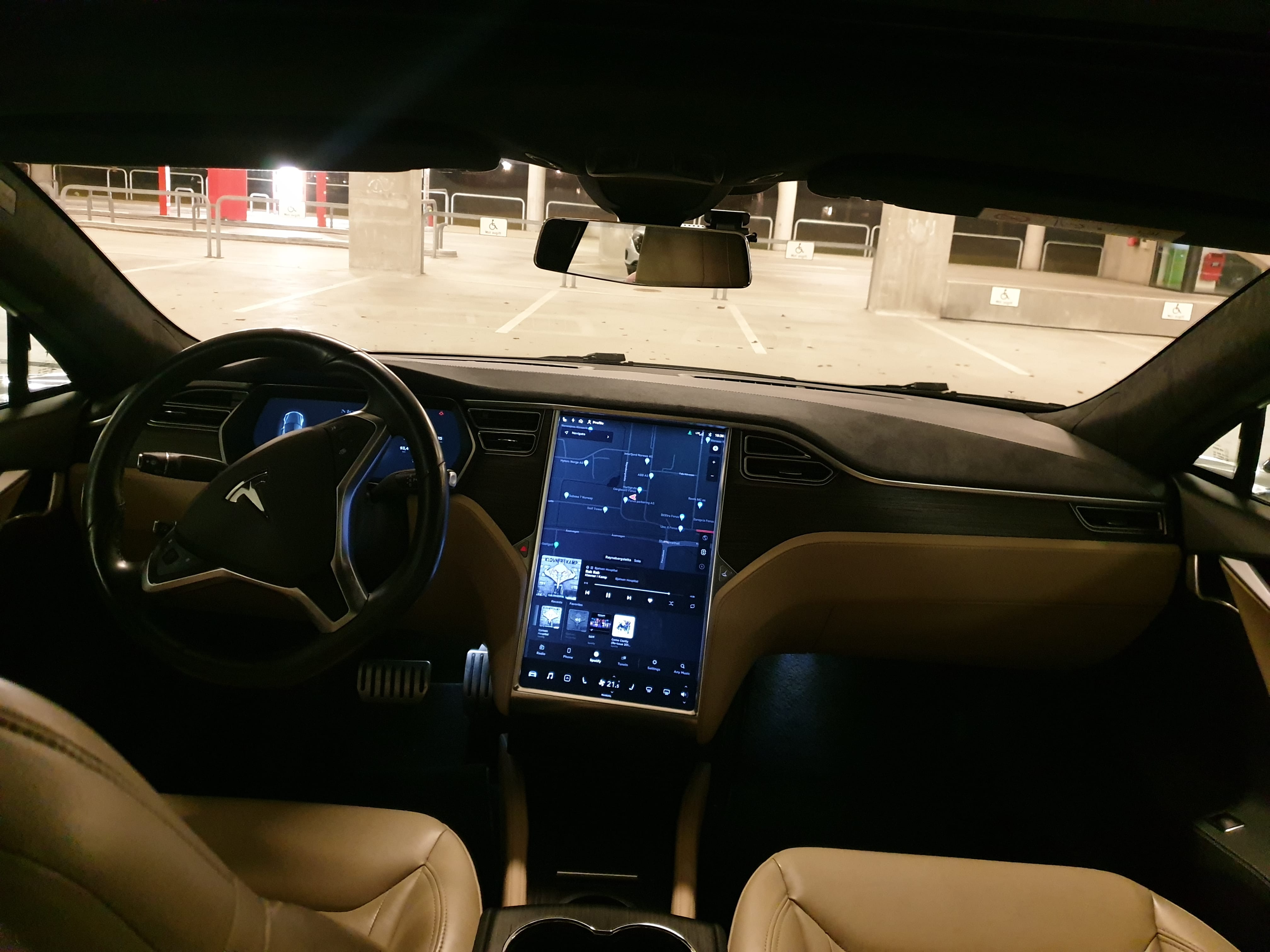 Tesla Model S P85D Insane+ med GPS