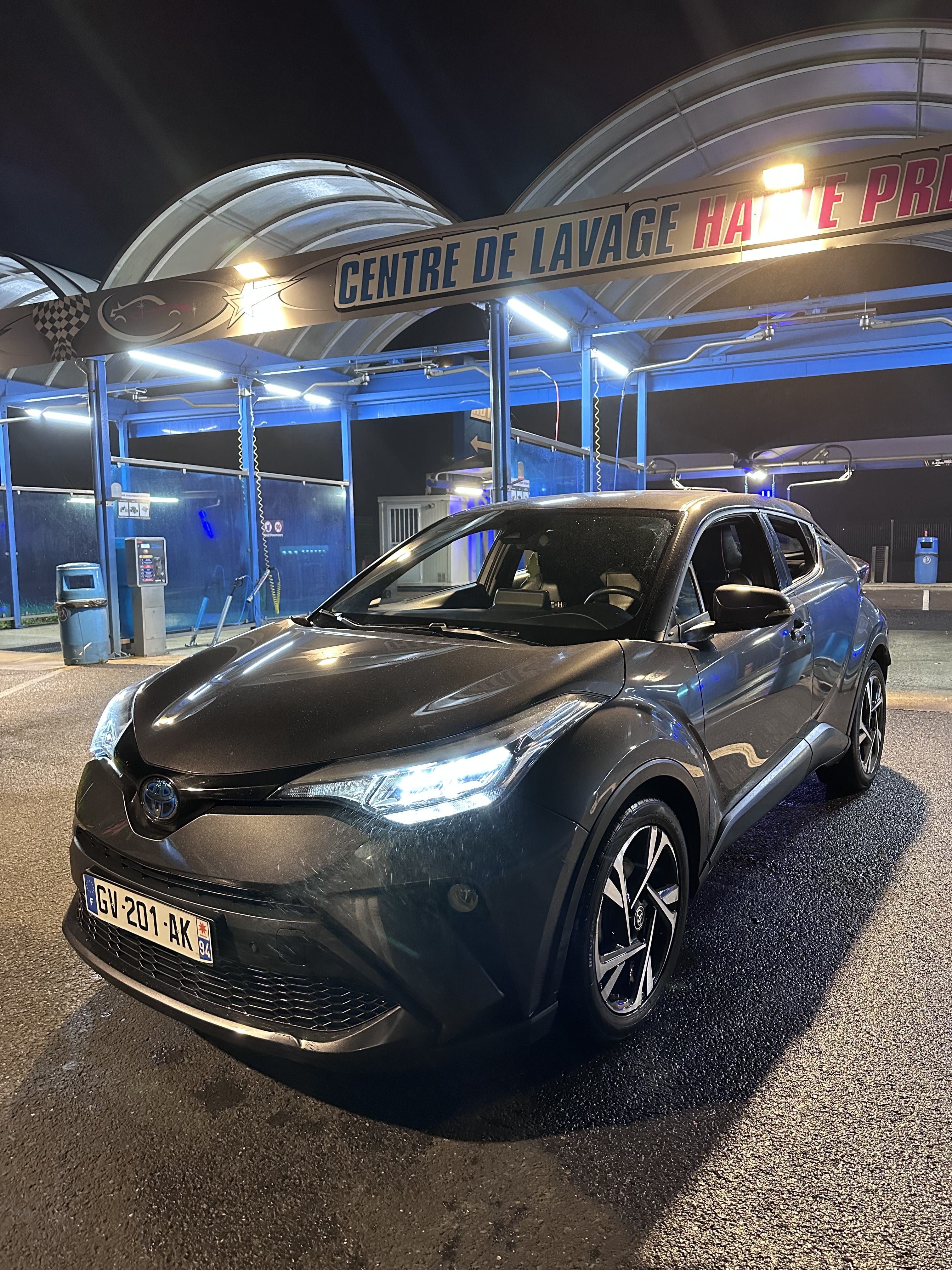 Toyota C-HR Hybrid avec Climatisation