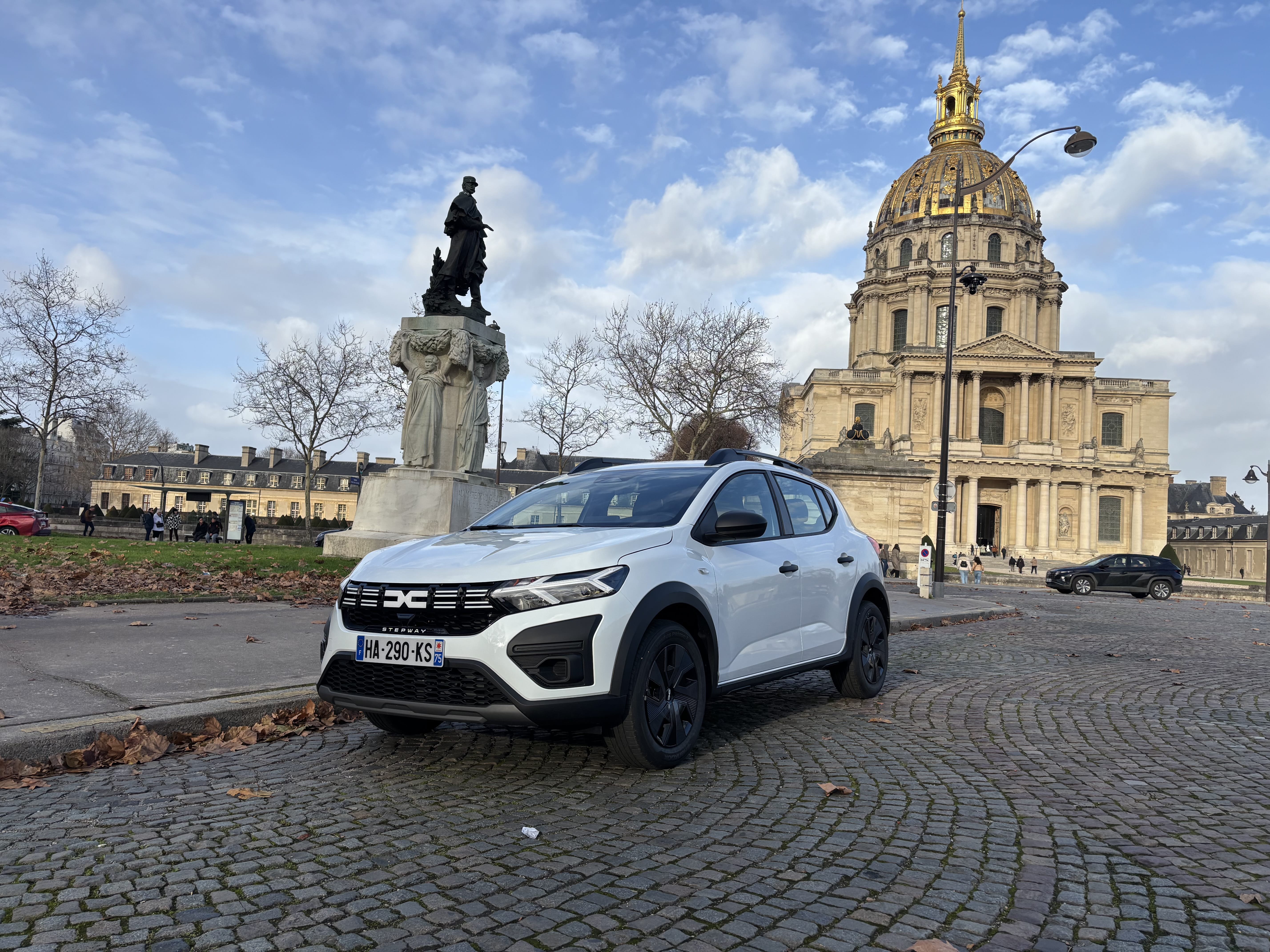 Dacia Sandero Stepway  90 cv / métro ligne 2 / Bluetooth, 2024, Essence 95