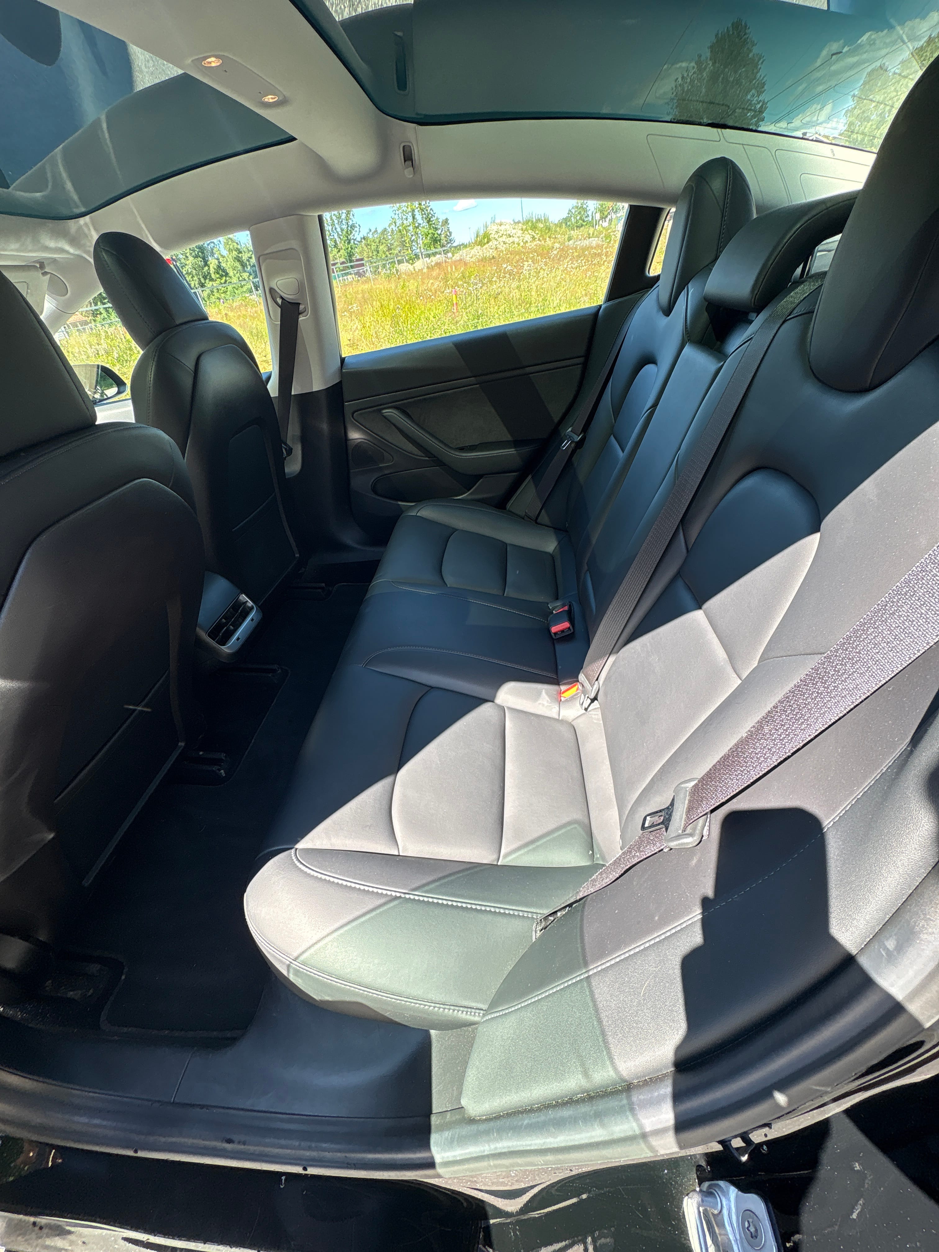 Tesla Model 3 Long Range med Cruisekontroll
