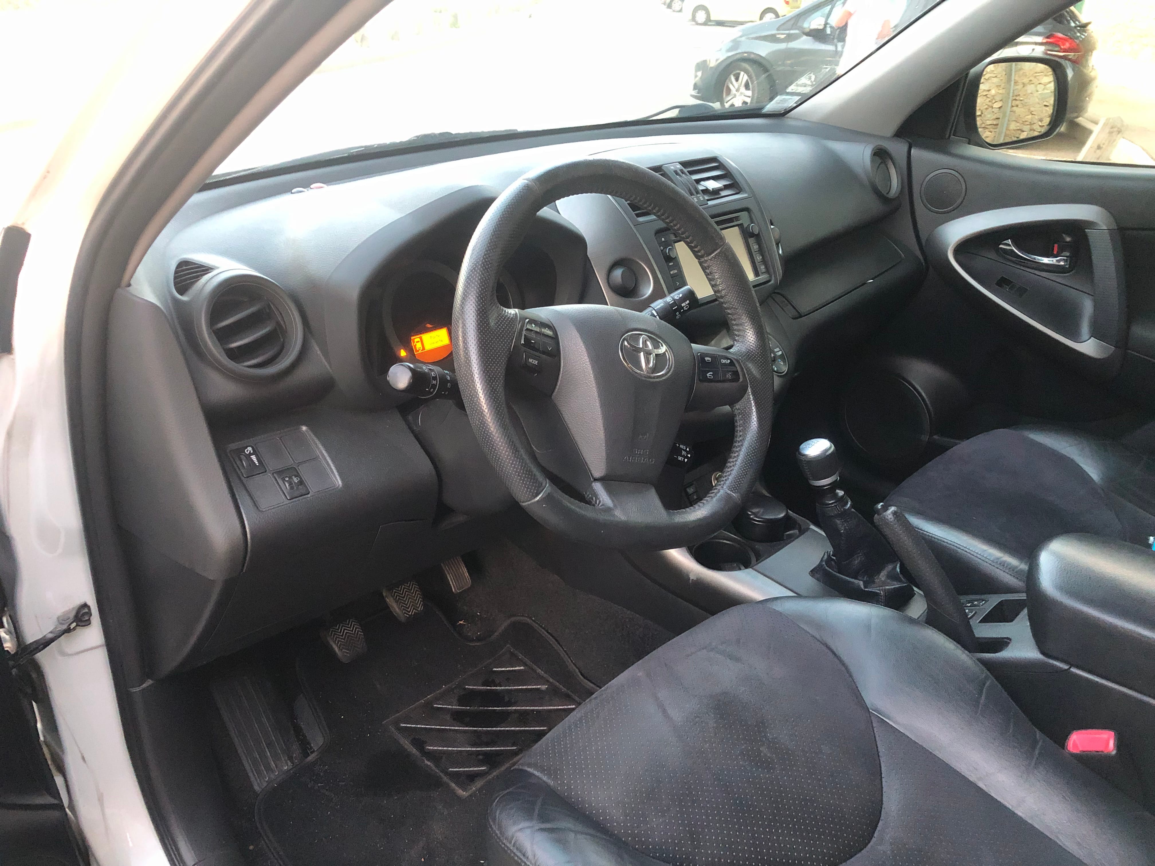 Toyota RAV4 avec GPS