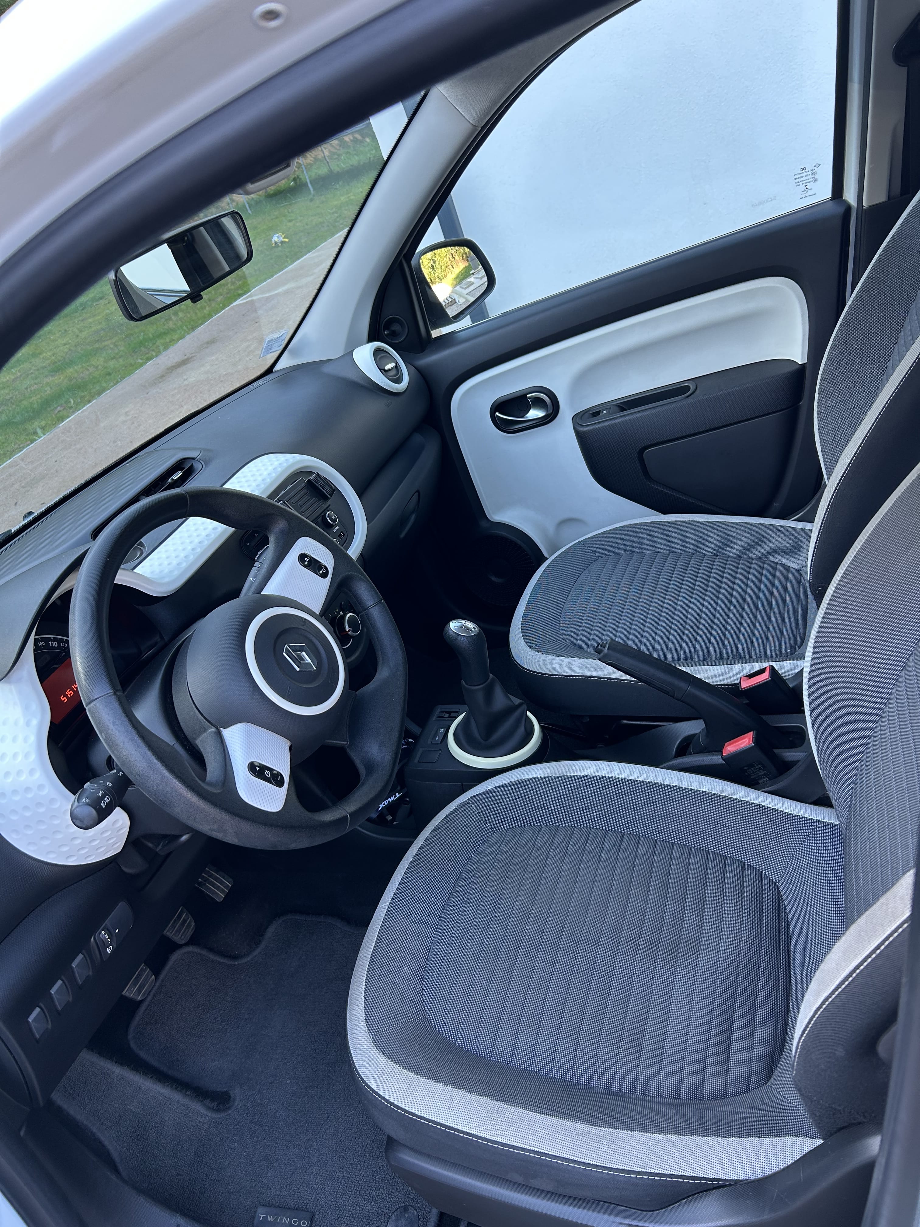 Renault Twingo III 1.0 71 ch avec Siège bébé