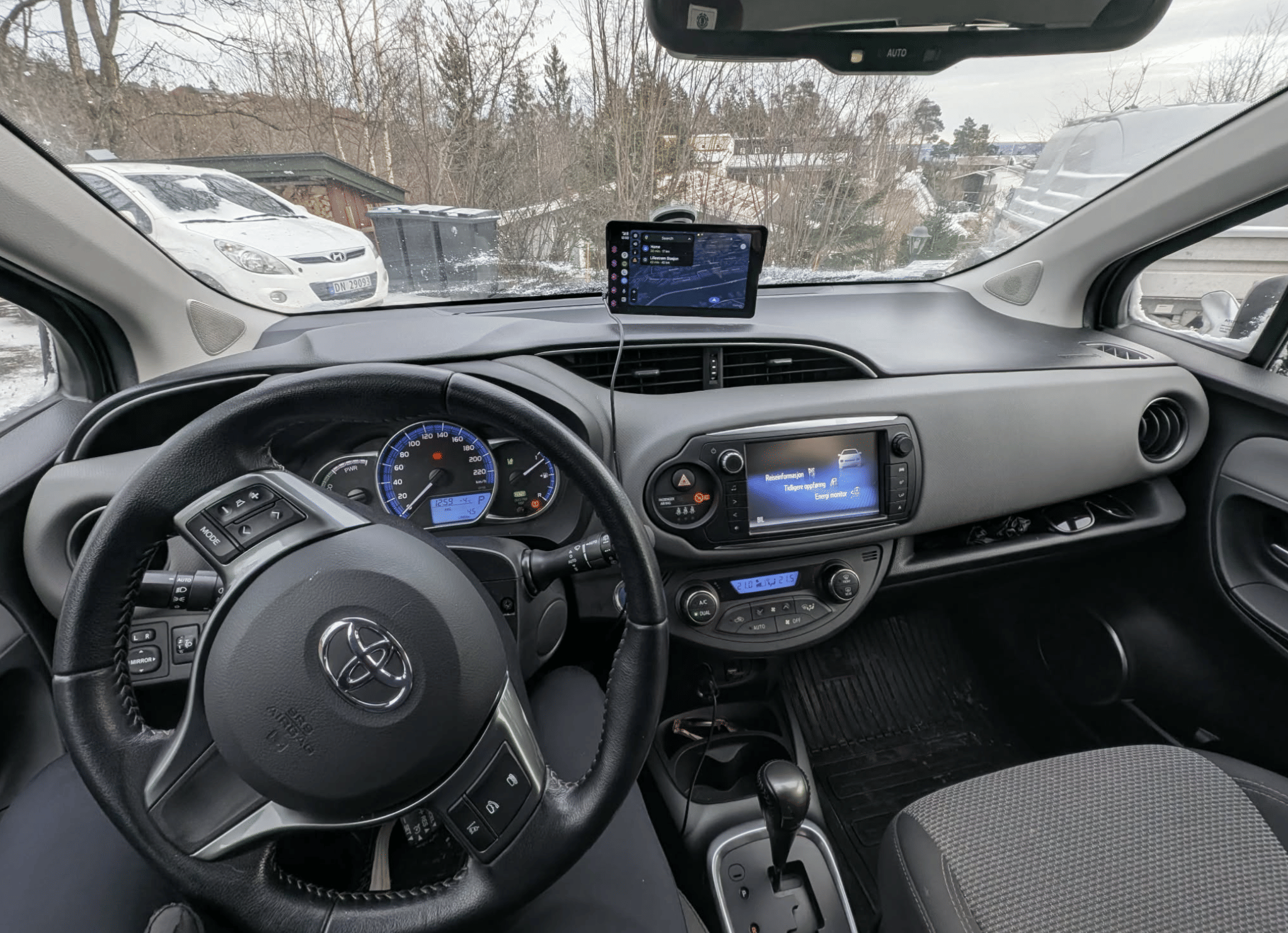 Toyota Yaris Hybrid med GPS