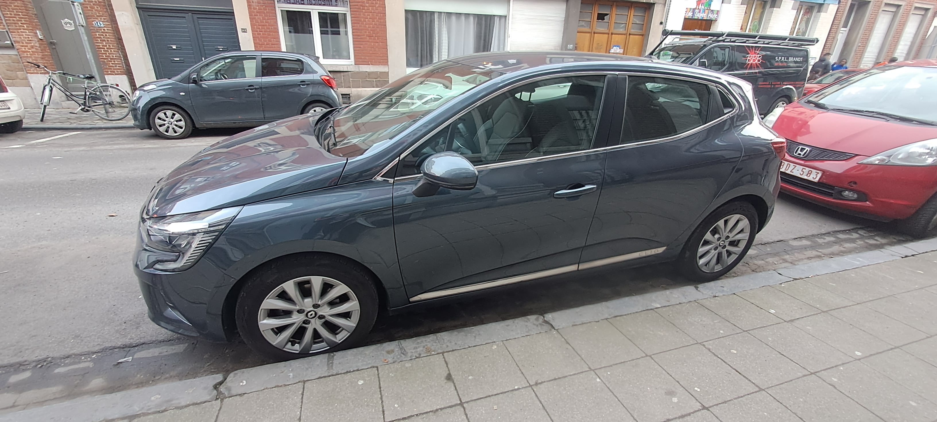 Renault Clio with Air conditioning